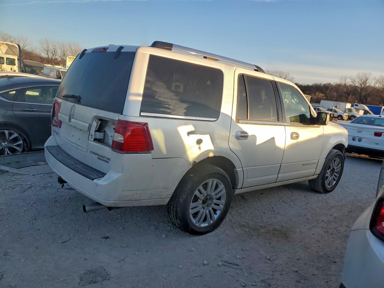 2009 Lincoln Navigator White vin: 5LMFU28559EJ00212
