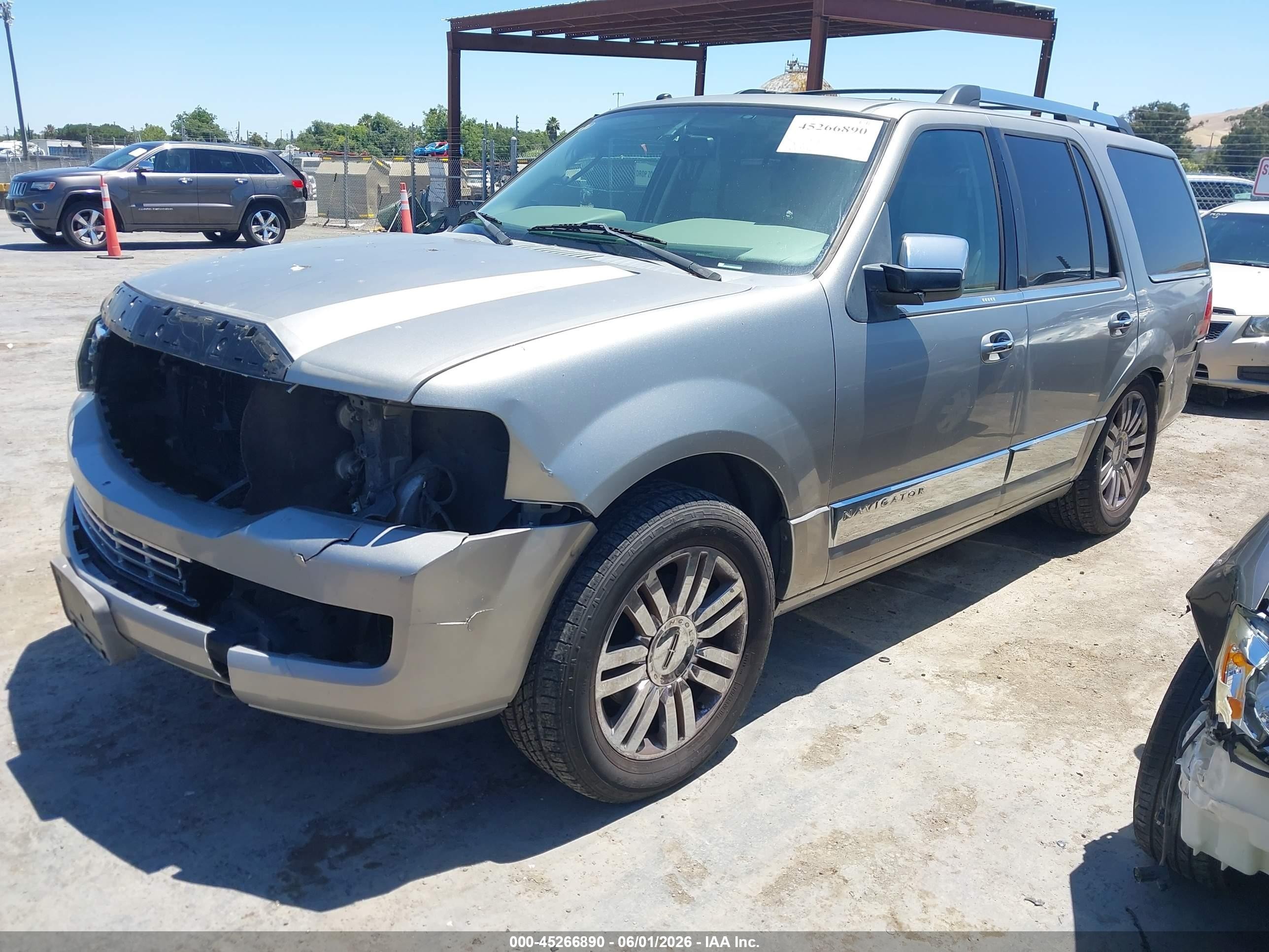 2008 Lincoln Navigator   Gray vin: 5LMFU28568LJ11035