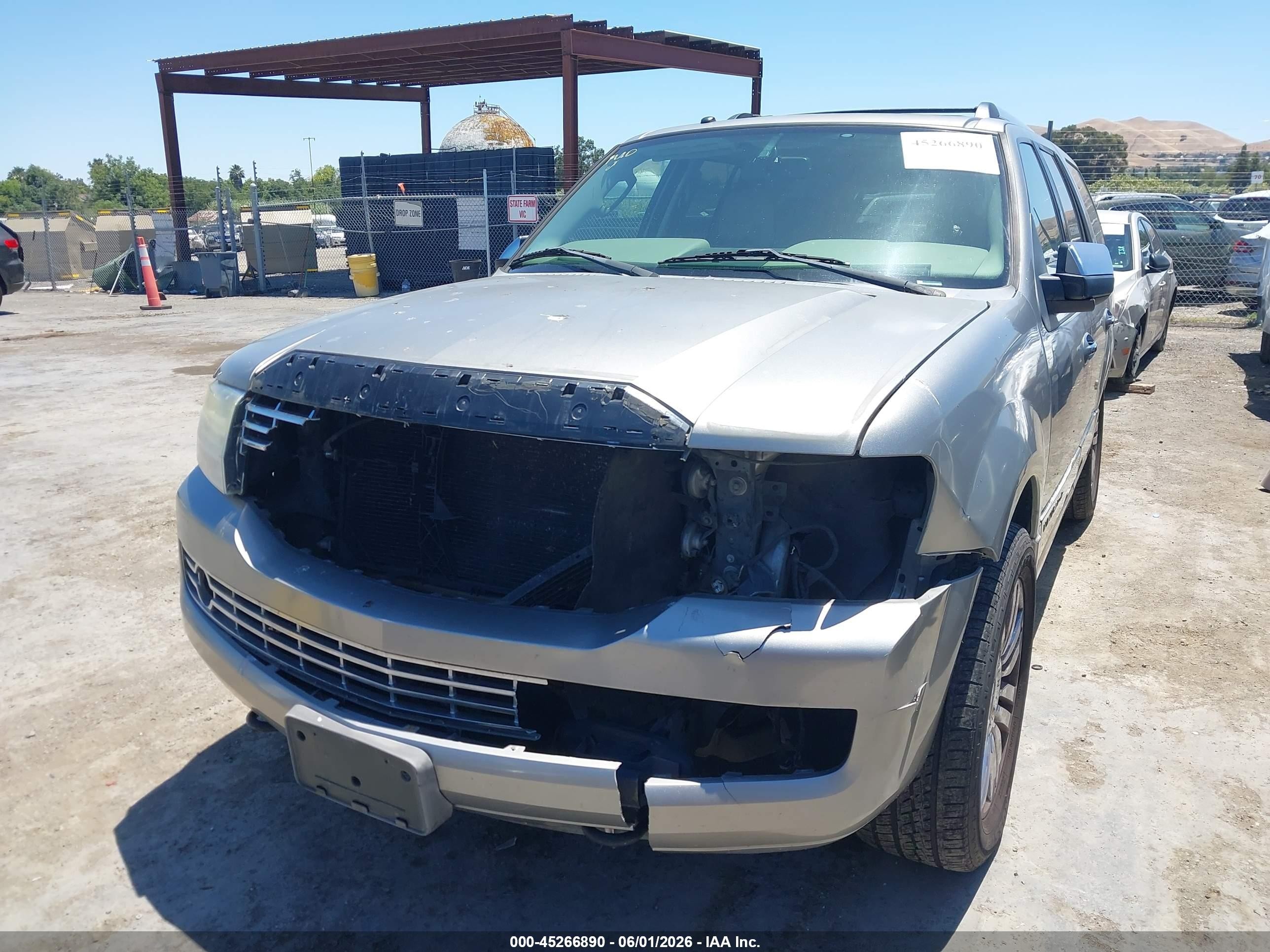 2008 Lincoln Navigator   Gray vin: 5LMFU28568LJ11035