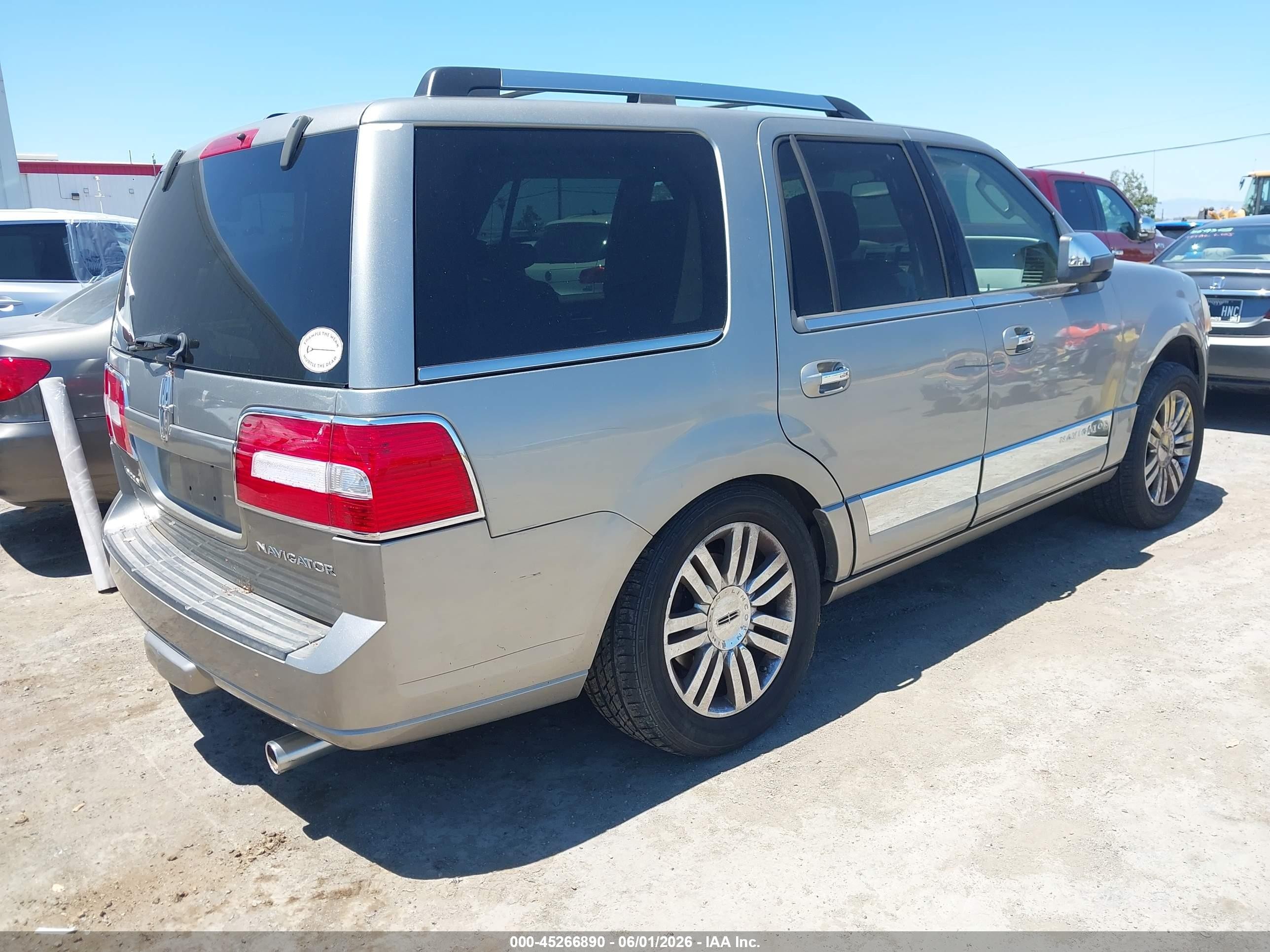 2008 Lincoln Navigator   Gray vin: 5LMFU28568LJ11035