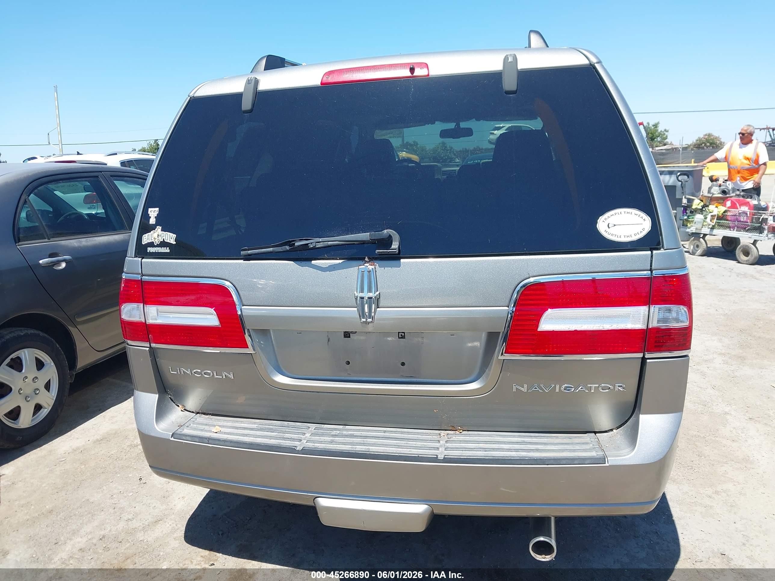 2008 Lincoln Navigator   Gray vin: 5LMFU28568LJ11035