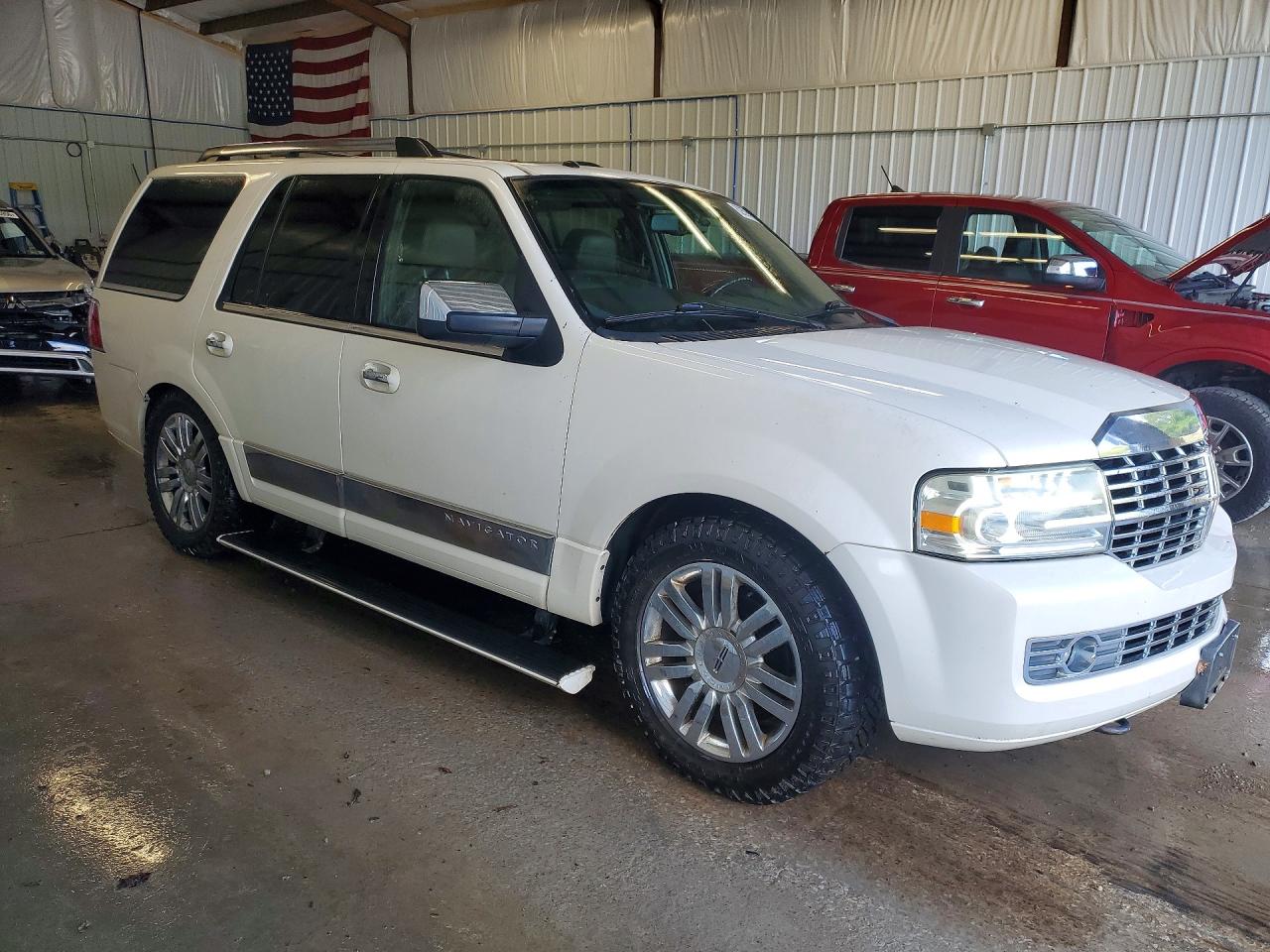 2008 Lincoln Navigator White vin: 5LMFU28568LJ13593