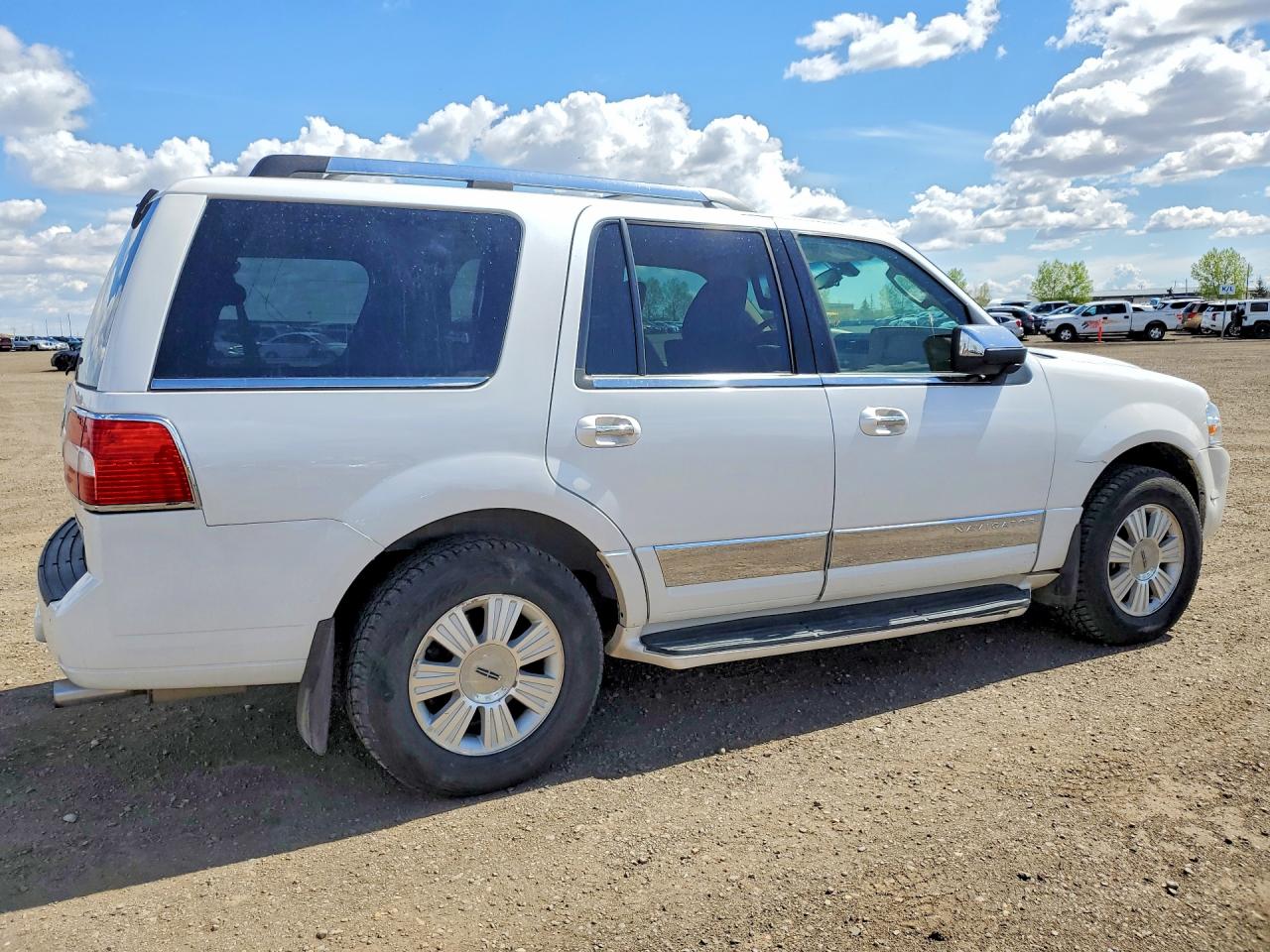 2009 Lincoln Navigator White vin: 5LMFU28569EJ01286