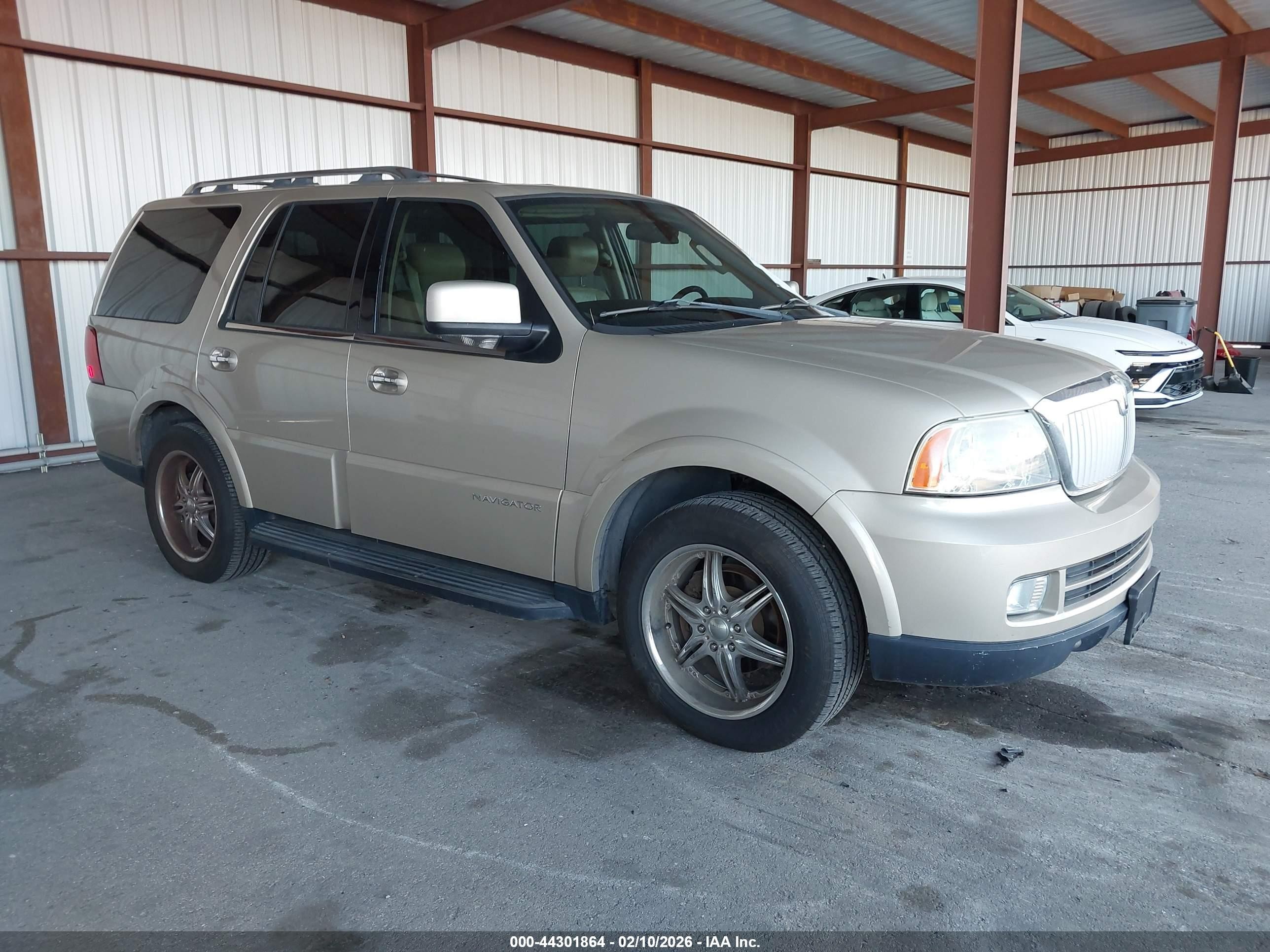 2005 Lincoln Navigator   Beige vin: 5LMFU28575LJ16367