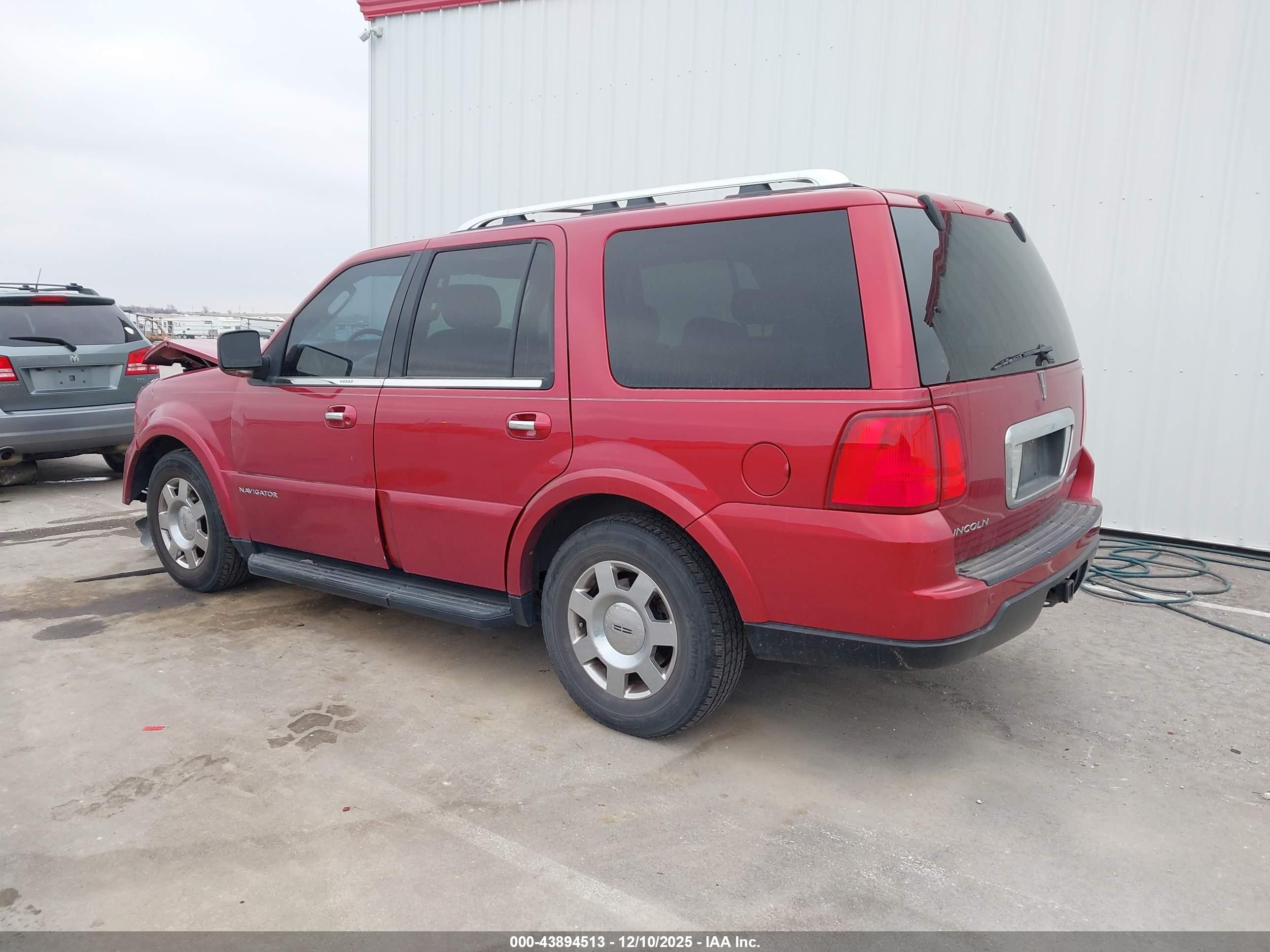 2005 Lincoln Navigator   Red vin: 5LMFU28575LJ17096