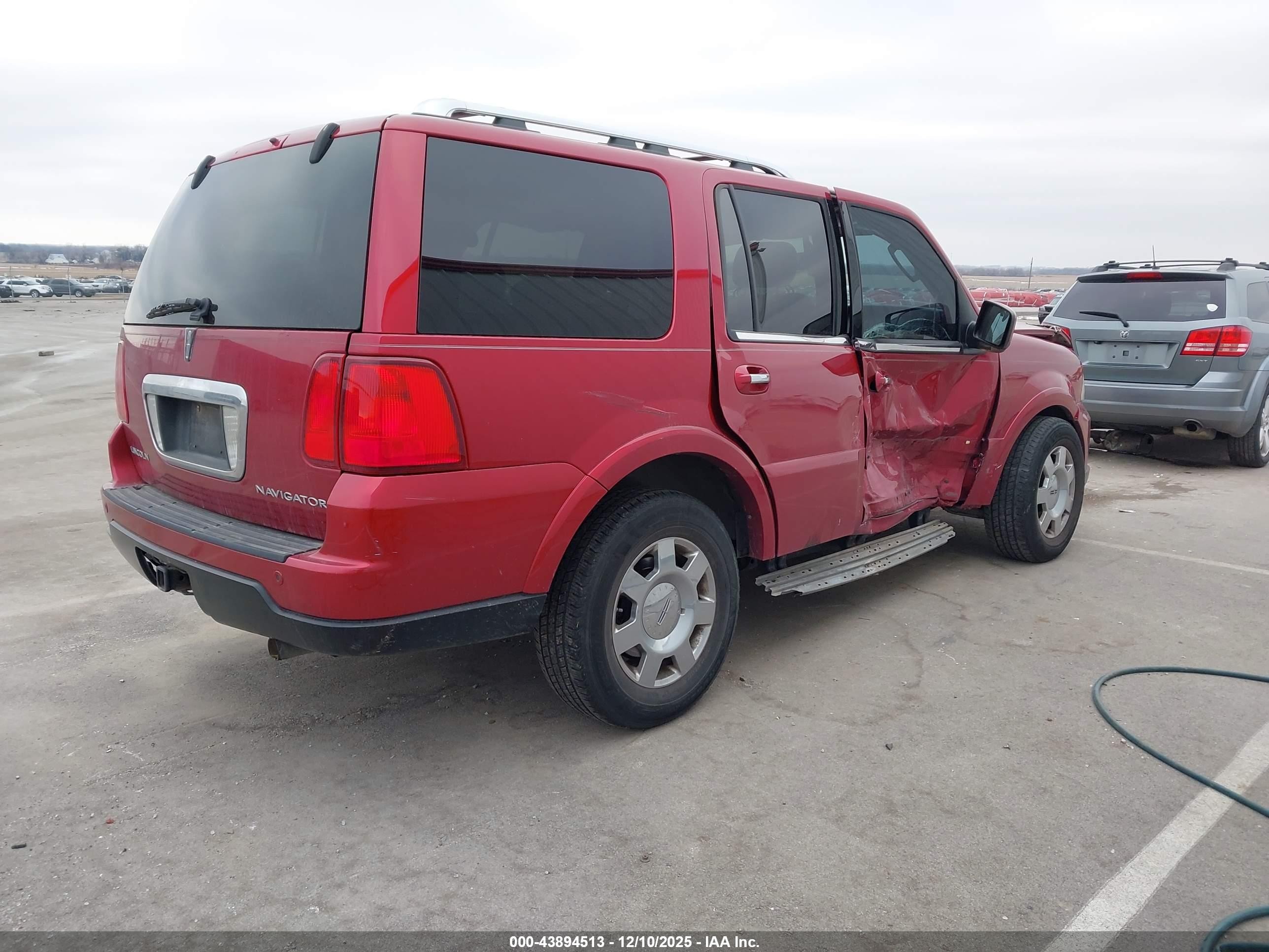 2005 Lincoln Navigator   Red vin: 5LMFU28575LJ17096