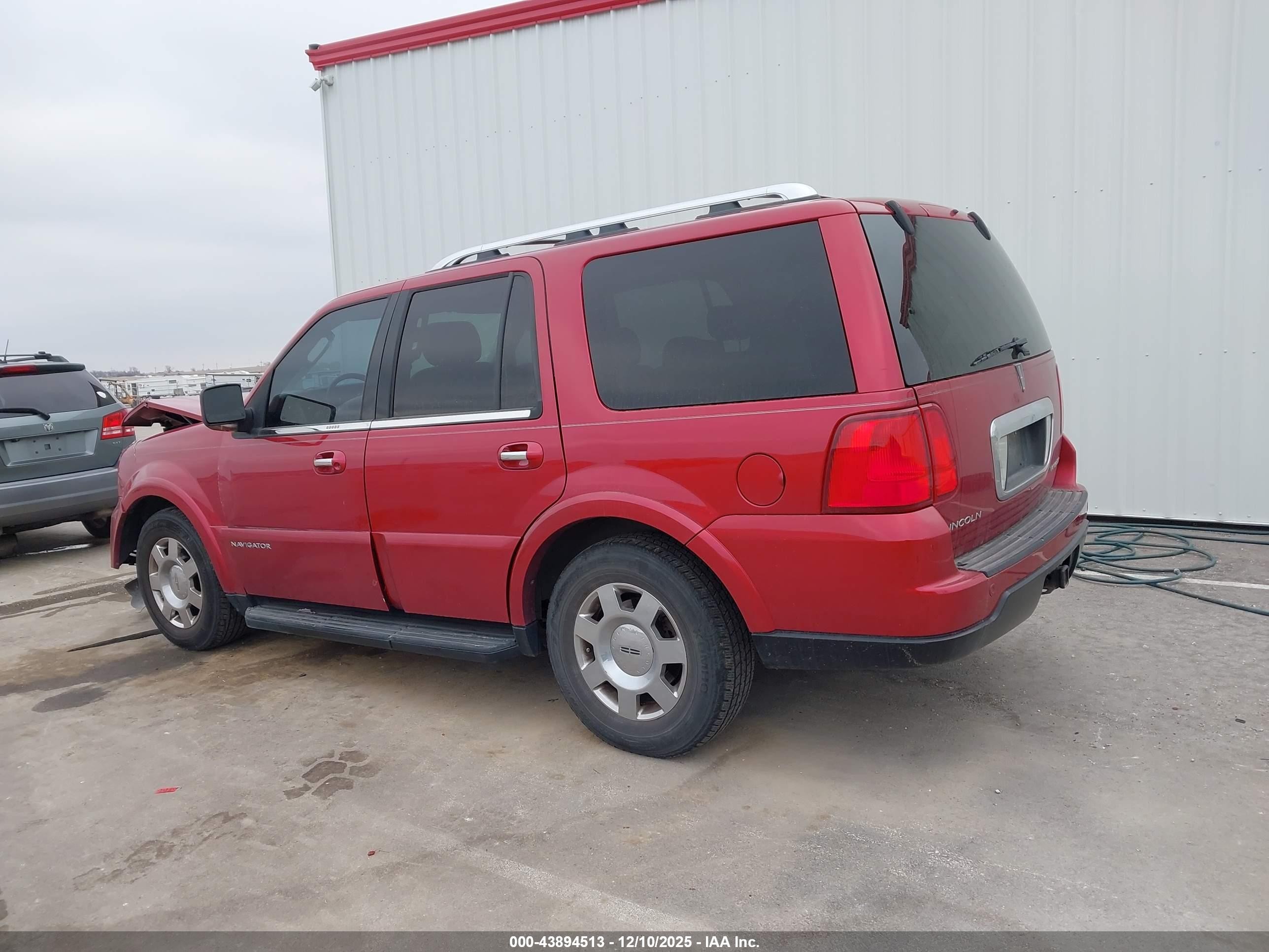 2005 Lincoln Navigator   Red vin: 5LMFU28575LJ17096