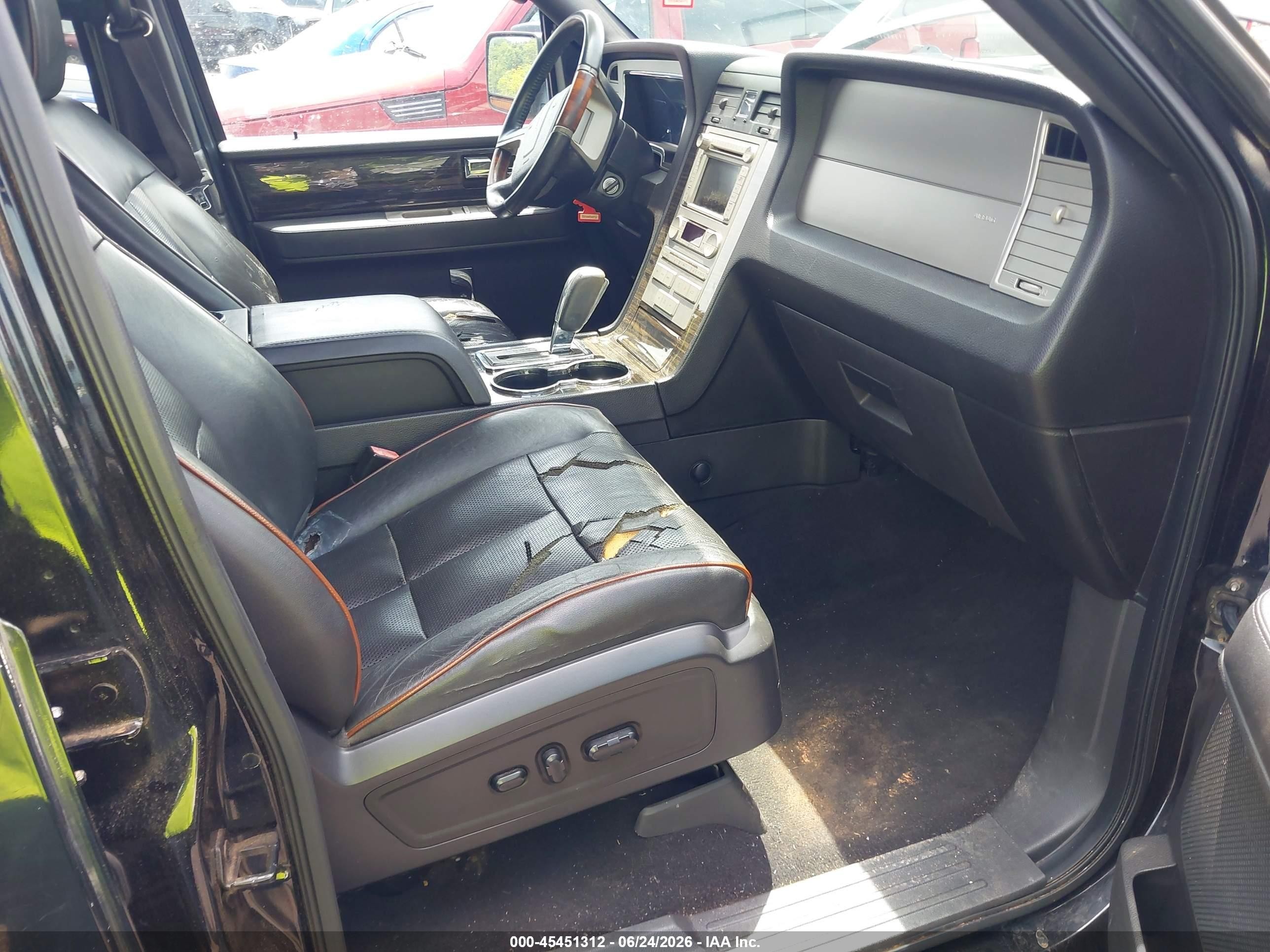 2008 Lincoln Navigator   Black vin: 5LMFU28578LJ11027