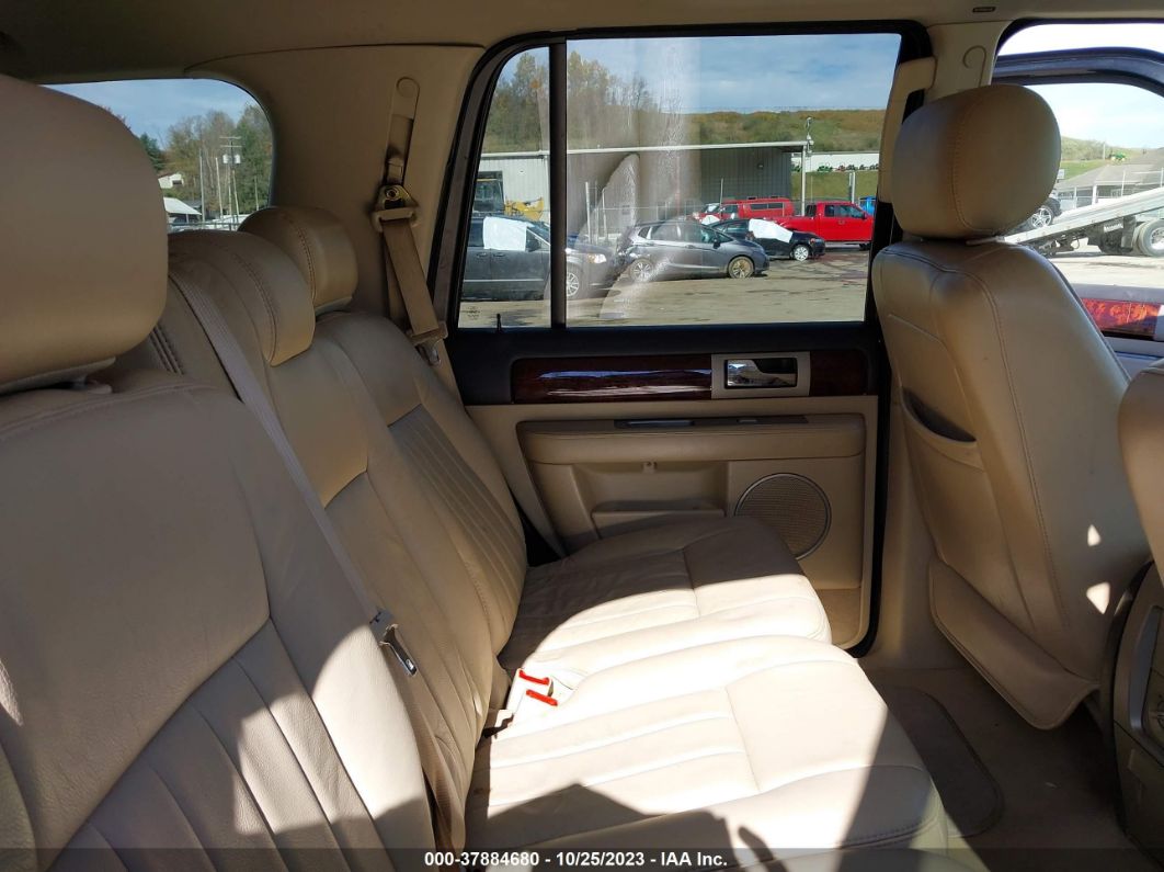 Price & History 2005 Lincoln Navigator 5.4l V-8 Vvt, 300hp vin