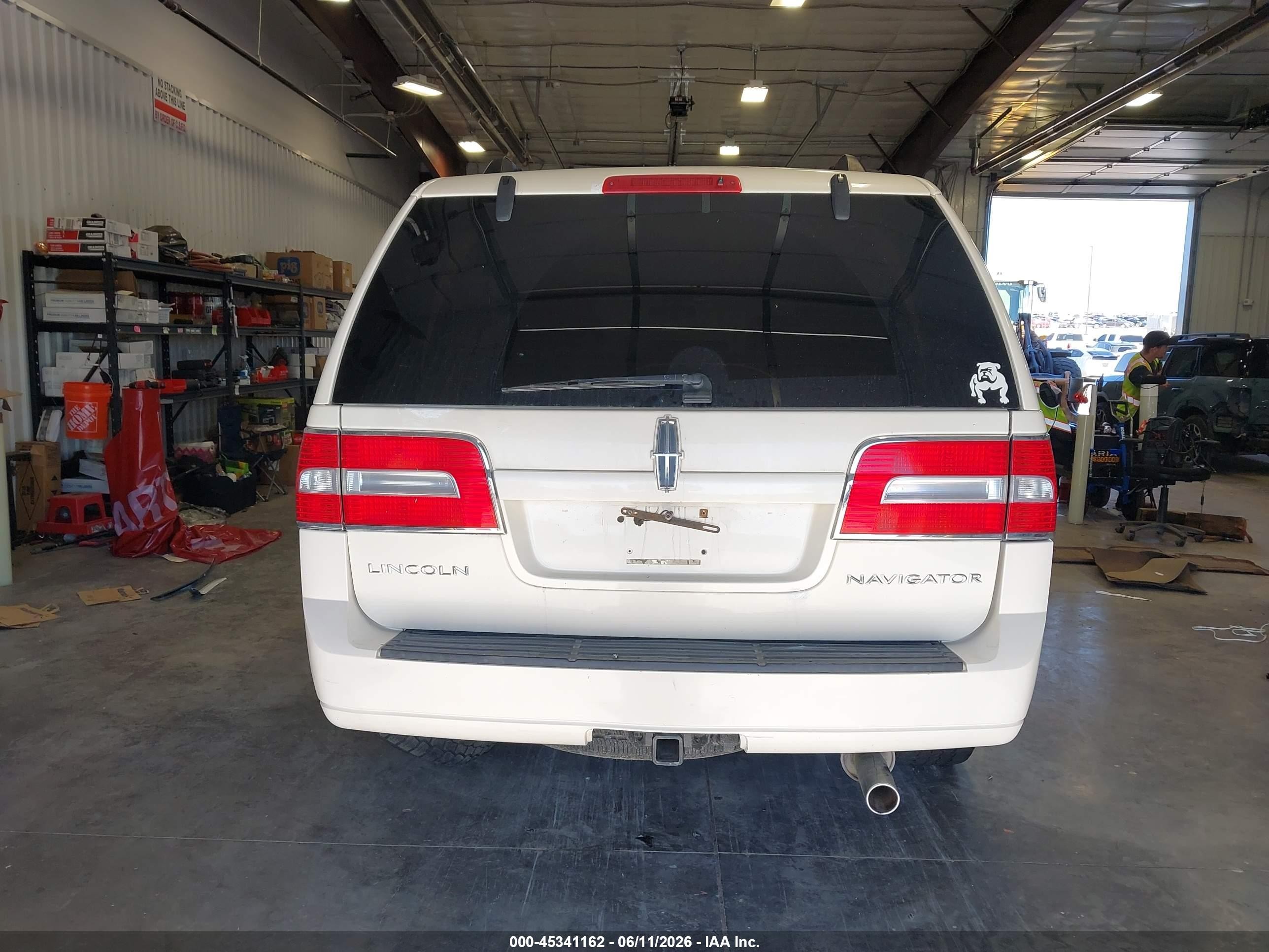 2007 Lincoln Navigator Ultimate White vin: 5LMFU28587LJ07468