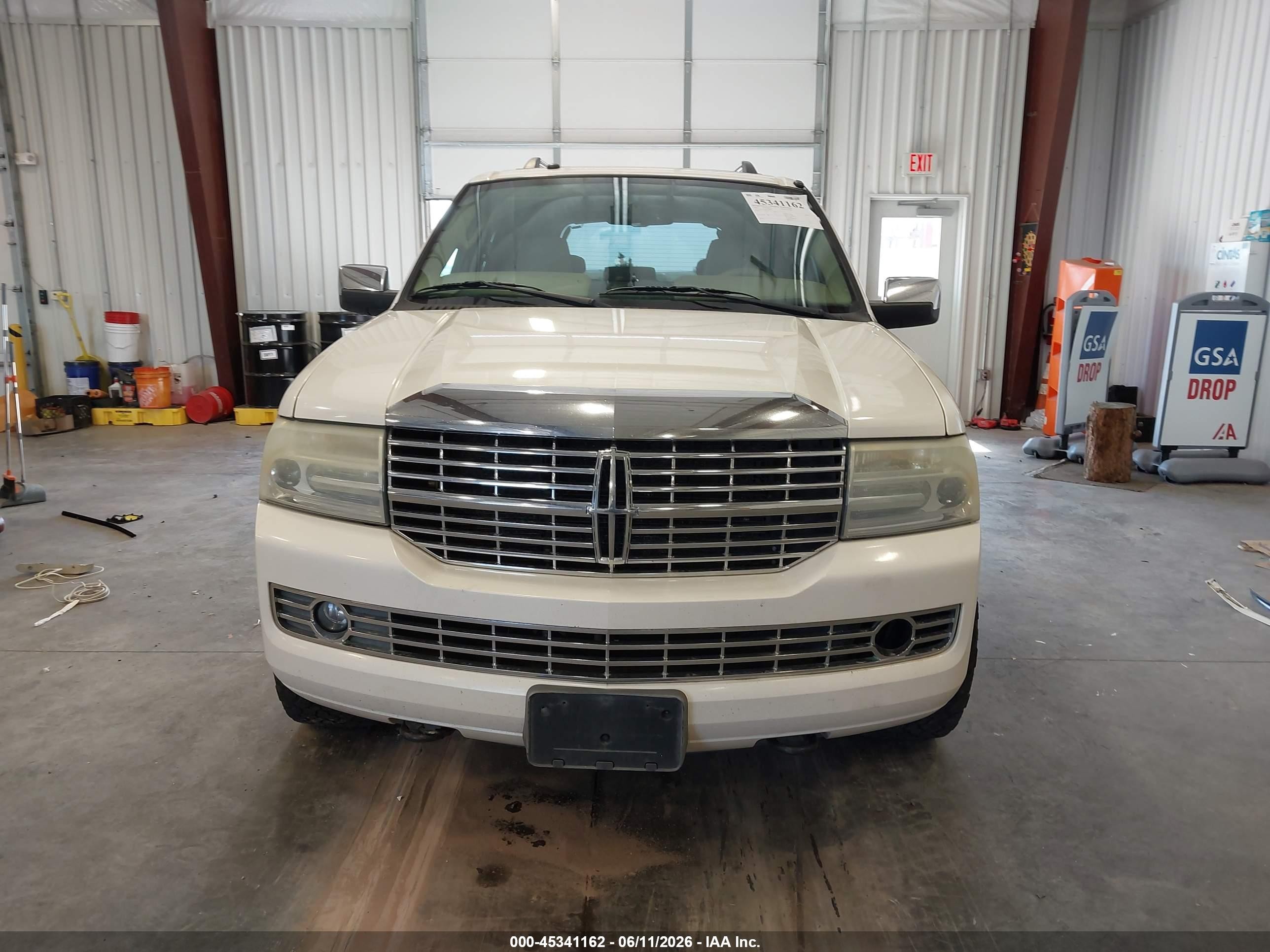 2007 Lincoln Navigator Ultimate White vin: 5LMFU28587LJ07468
