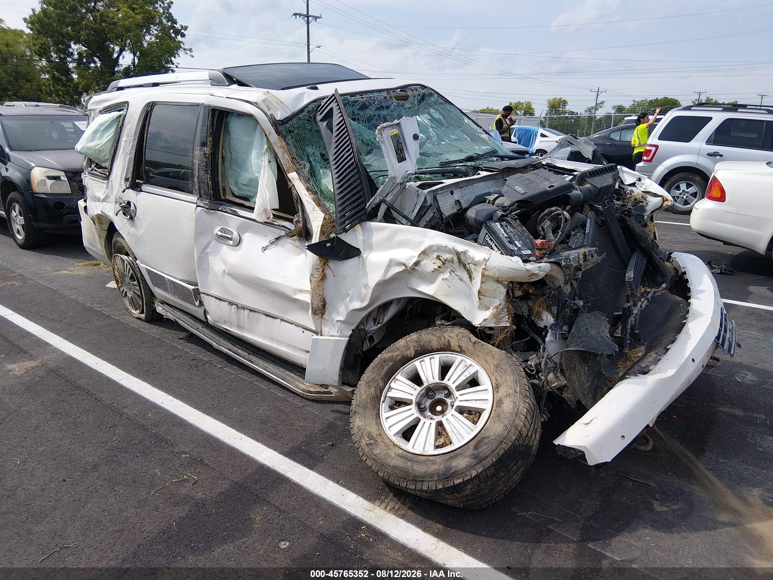 2009 Lincoln Navigator   Белый vin: 5LMFU28589EJ01080