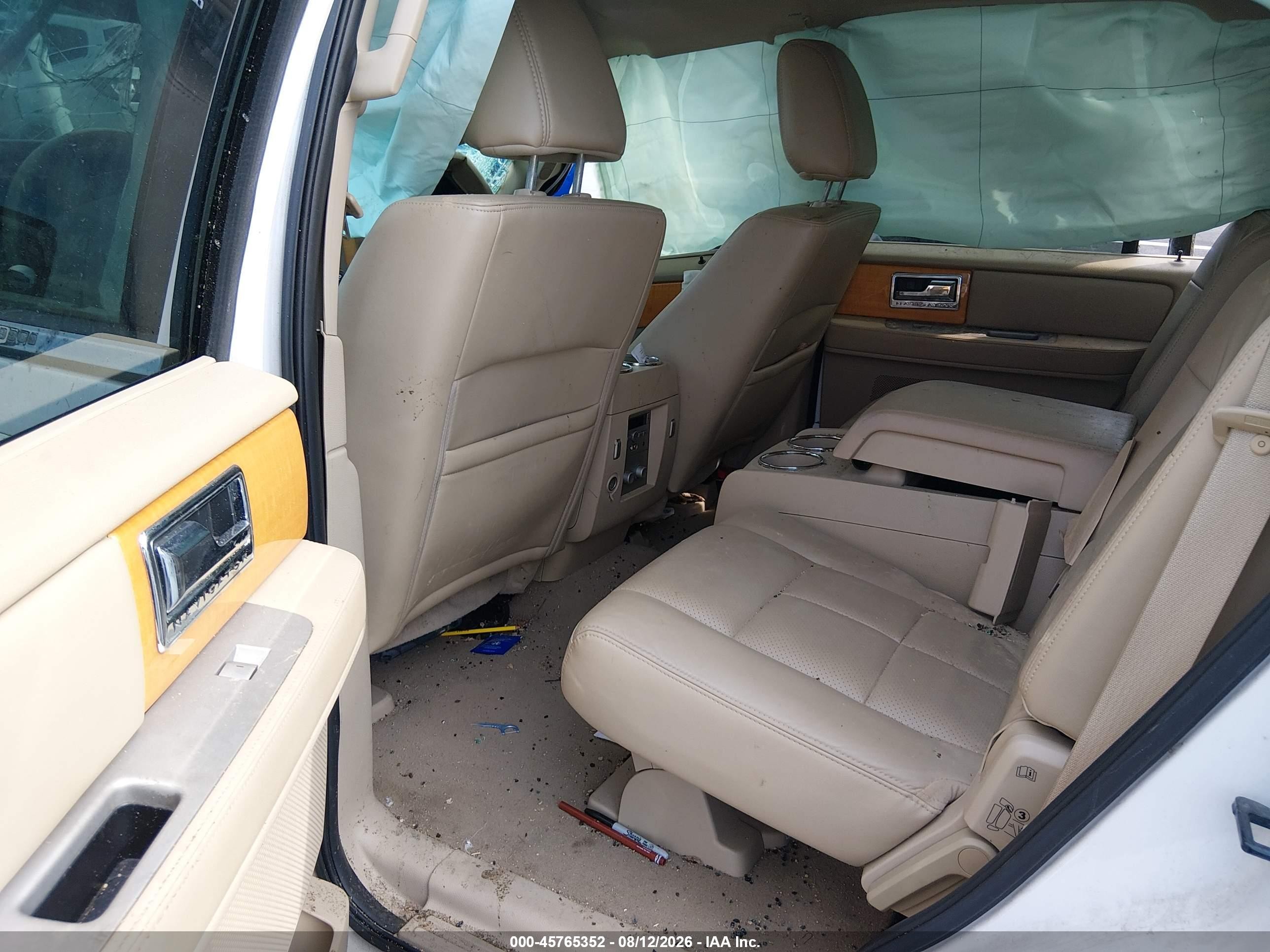 2009 Lincoln Navigator   White vin: 5LMFU28589EJ01080