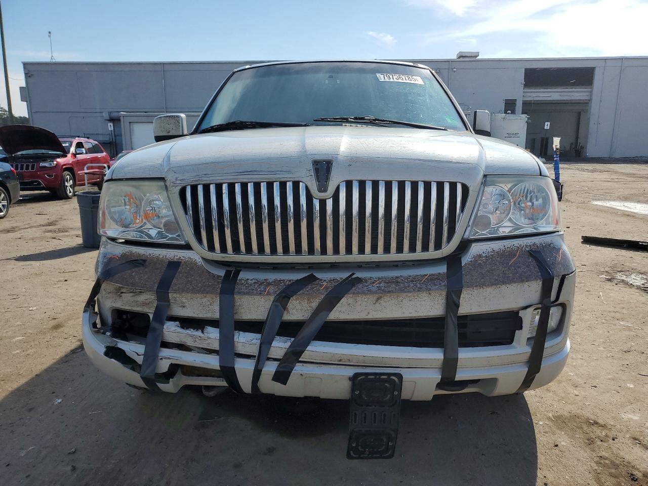 2005 Lincoln Navigator Cream vin: 5LMFU28595LJ19335