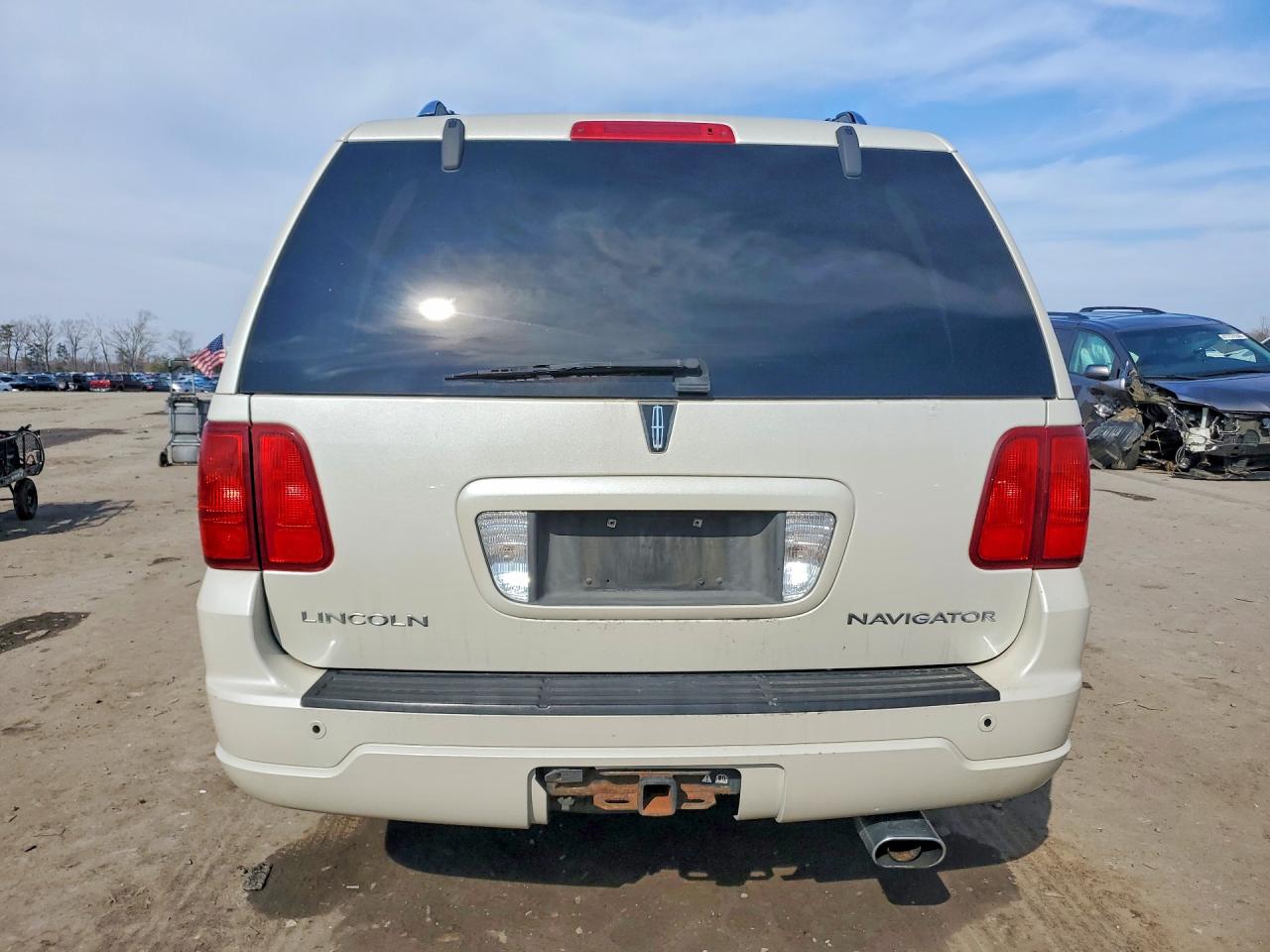 2005 Lincoln Navigator Cream vin: 5LMFU28595LJ19335