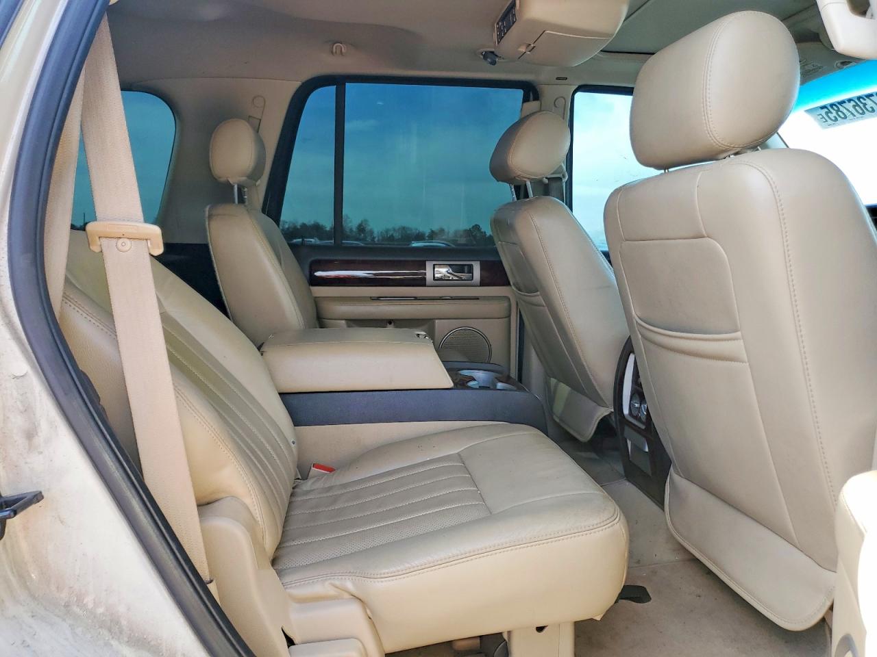 2005 Lincoln Navigator Cream vin: 5LMFU28595LJ19335