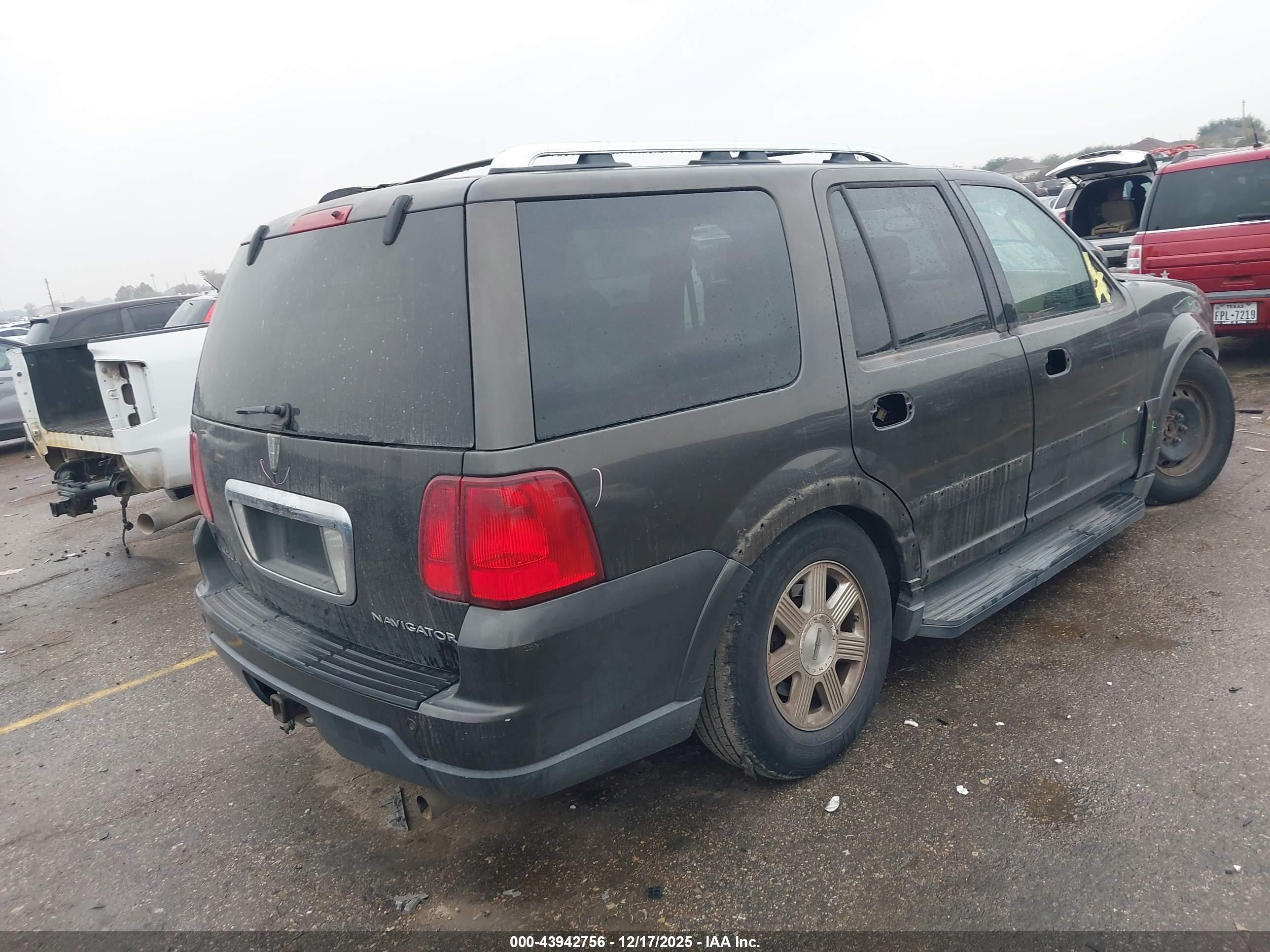 2005 Lincoln Navigator   Black vin: 5LMFU28595LJ19481
