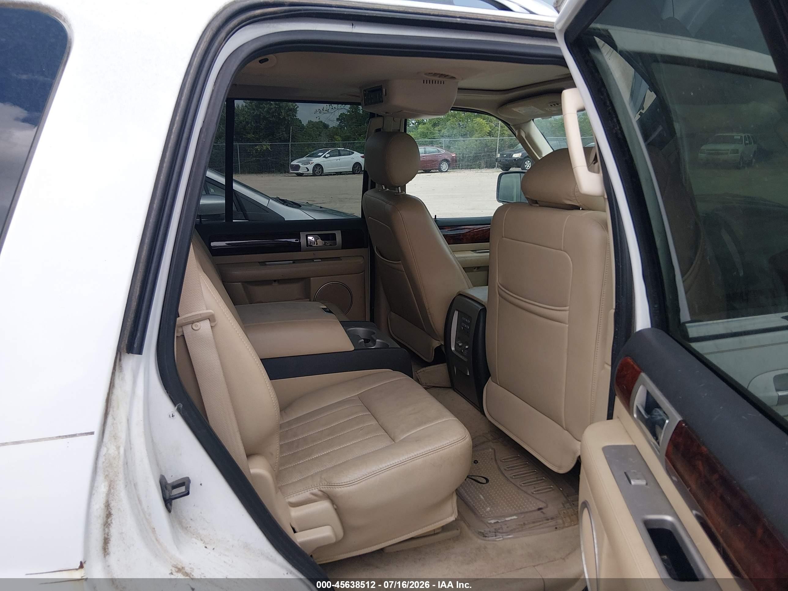 2006 Lincoln Navigator Luxury/ultimate White vin: 5LMFU28596LJ20230