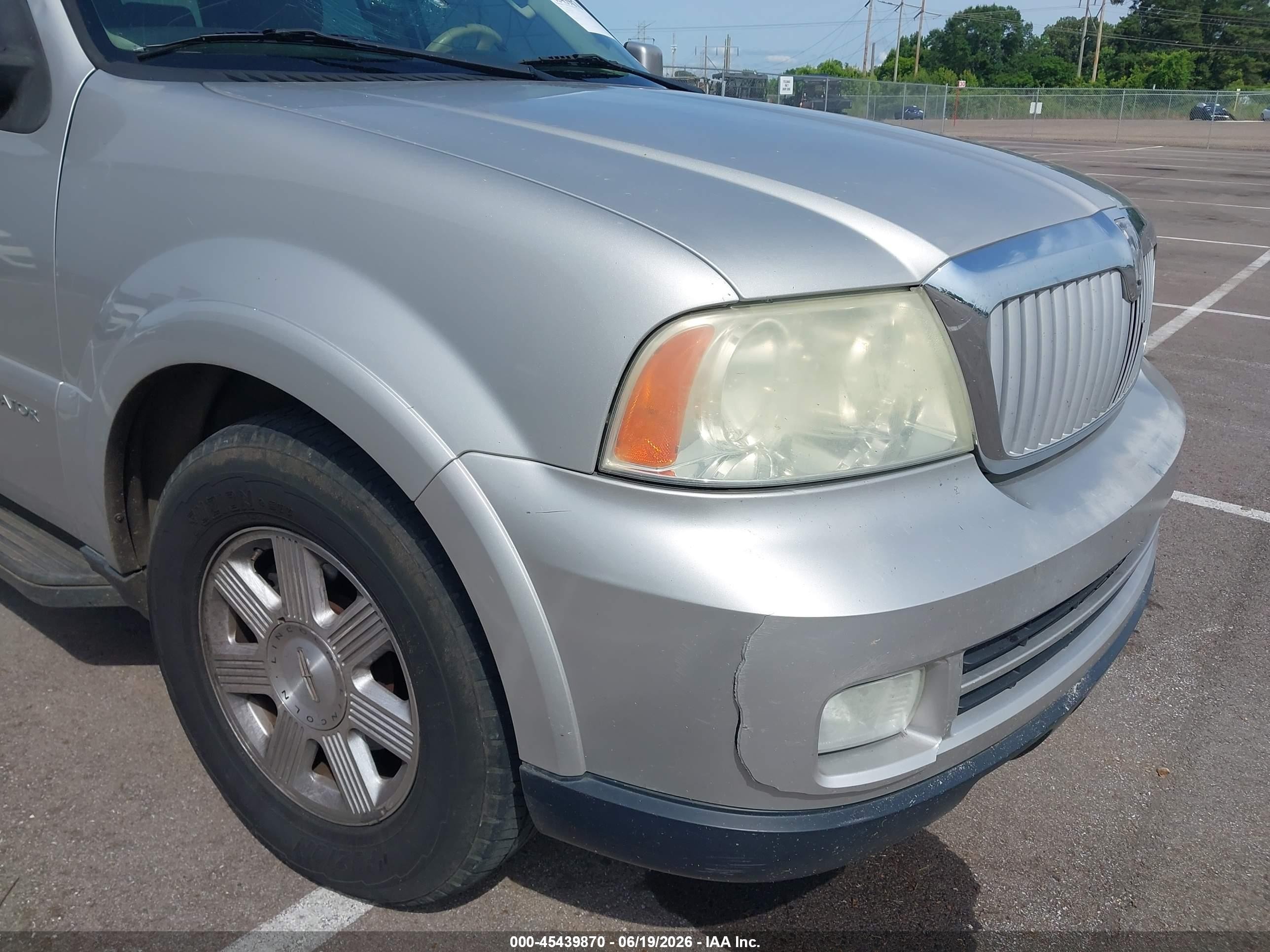 2006 Lincoln Navigator Luxury/ultimate Silver vin: 5LMFU28596LJ30093