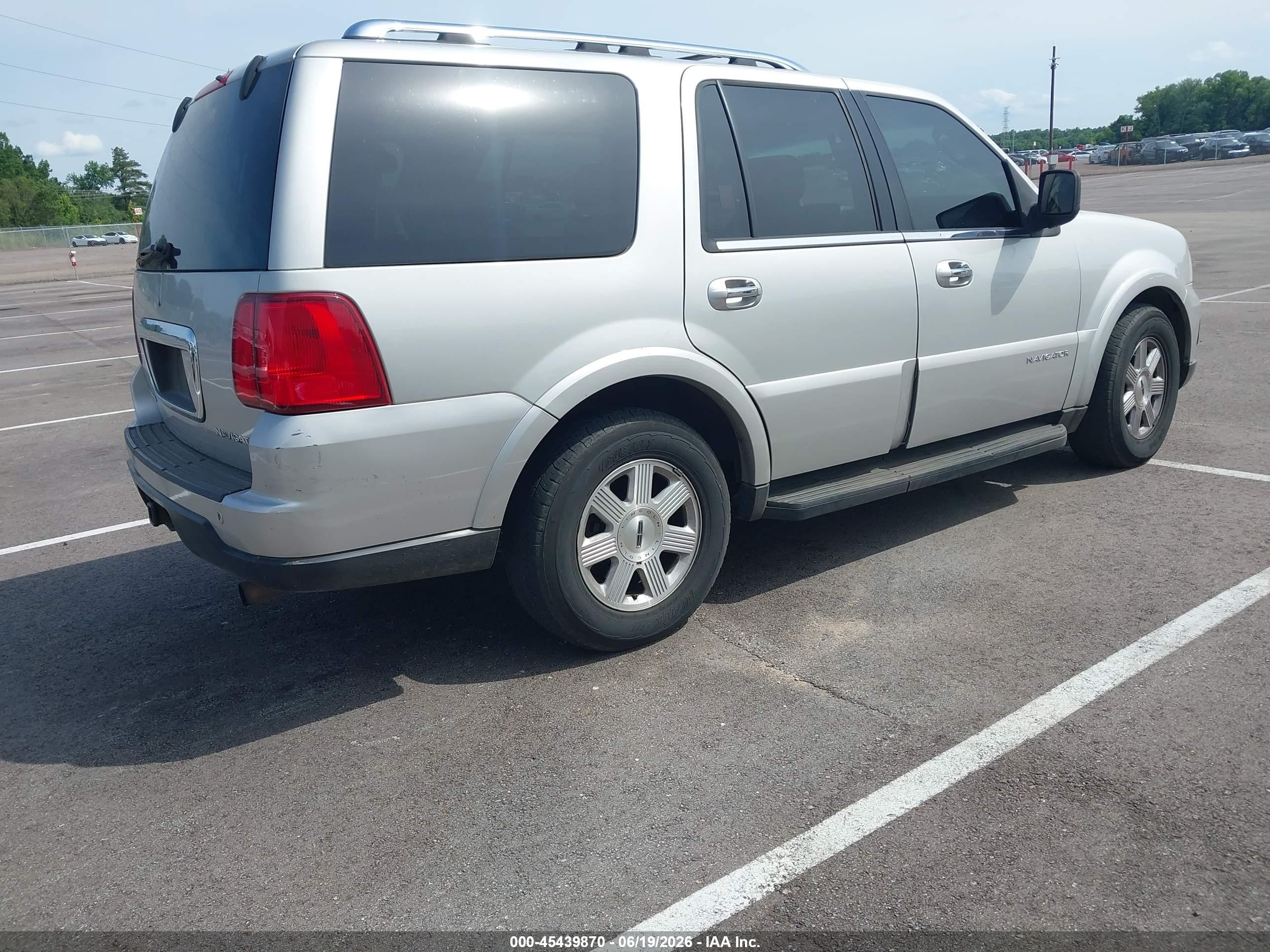 2006 Lincoln Navigator Luxury/ultimate Silver vin: 5LMFU28596LJ30093