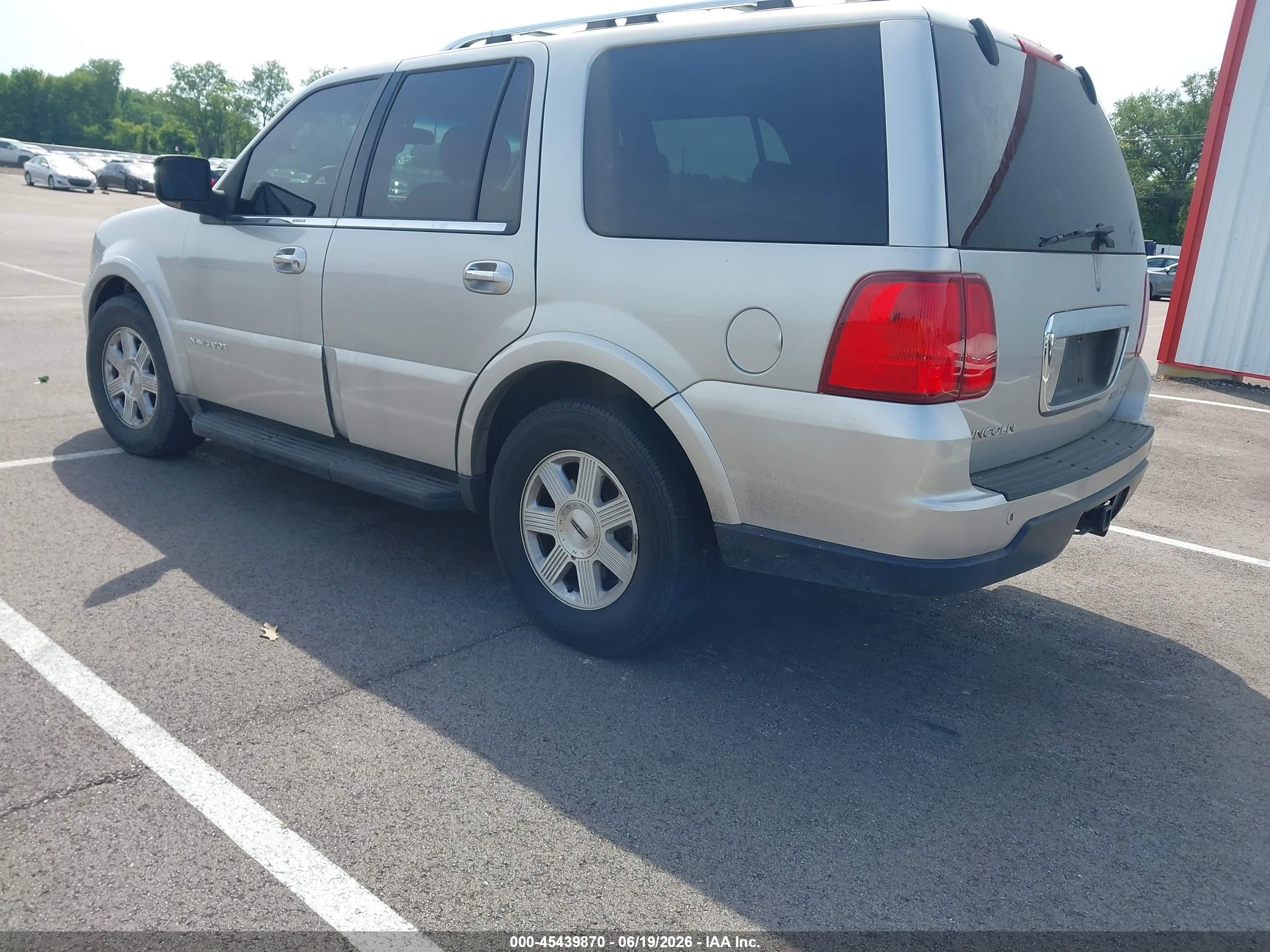 2006 Lincoln Navigator Luxury/ultimate Silver vin: 5LMFU28596LJ30093