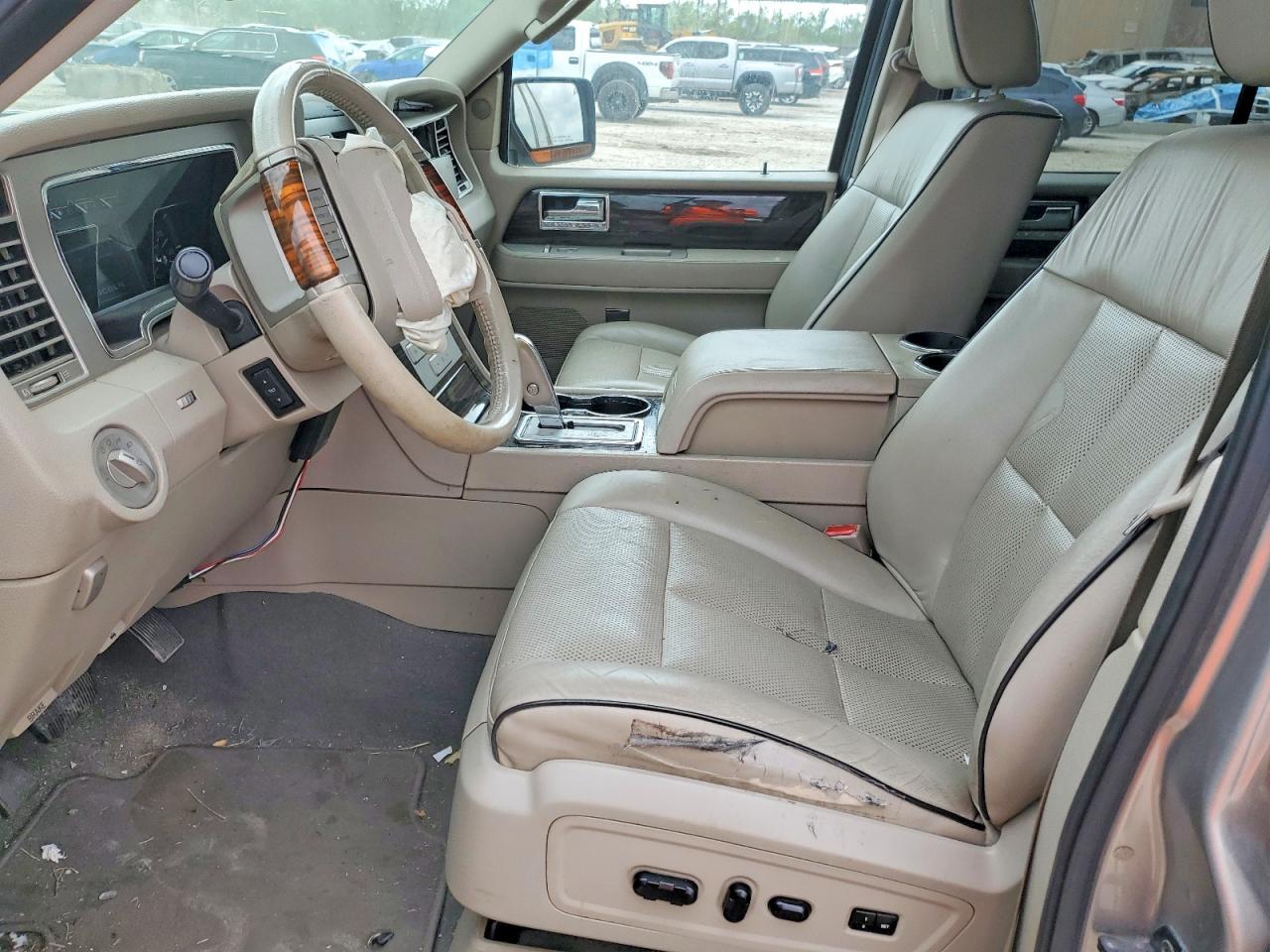 2008 Lincoln Navigator Tan vin: 5LMFU28598LJ03768