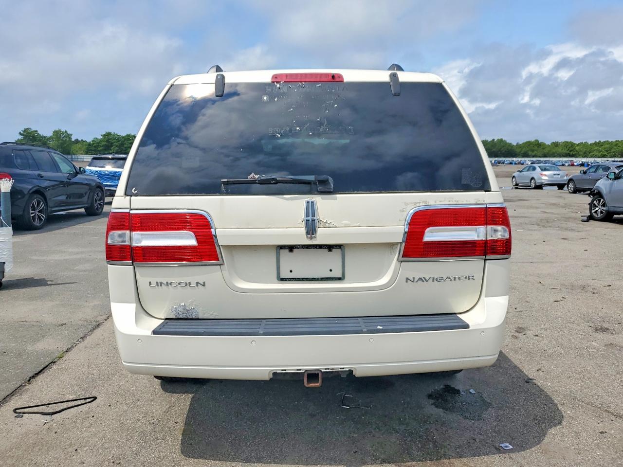 2008 Lincoln Navigator White vin: 5LMFU28598LJ17816