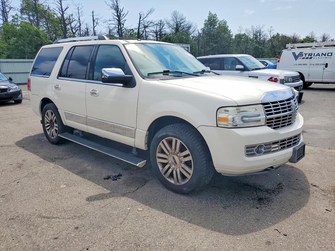 2008 Lincoln Navigator White vin: 5LMFU28598LJ17816