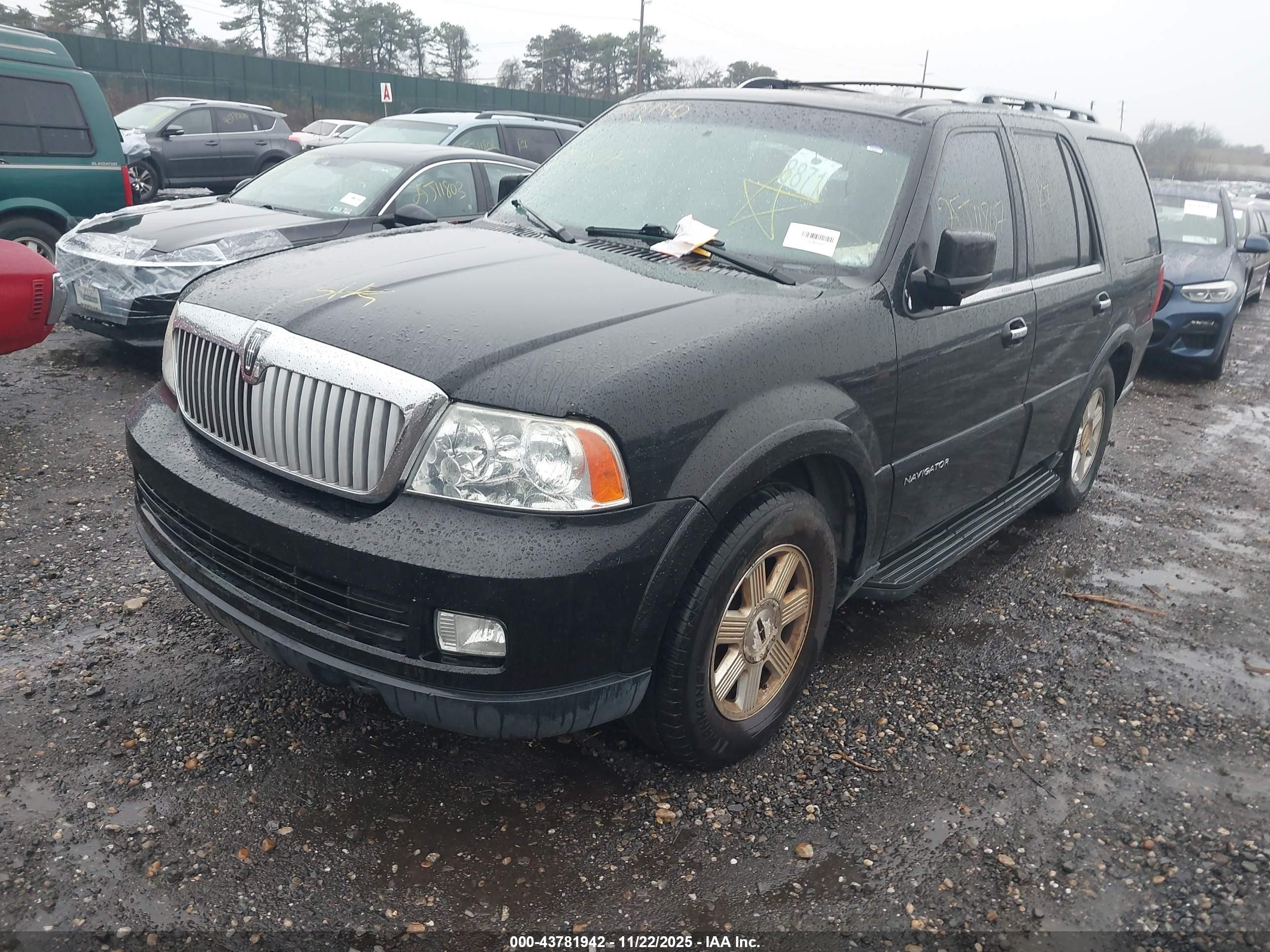 2005 Lincoln Navigator   Black vin: 5LMFU285X5LJ20378