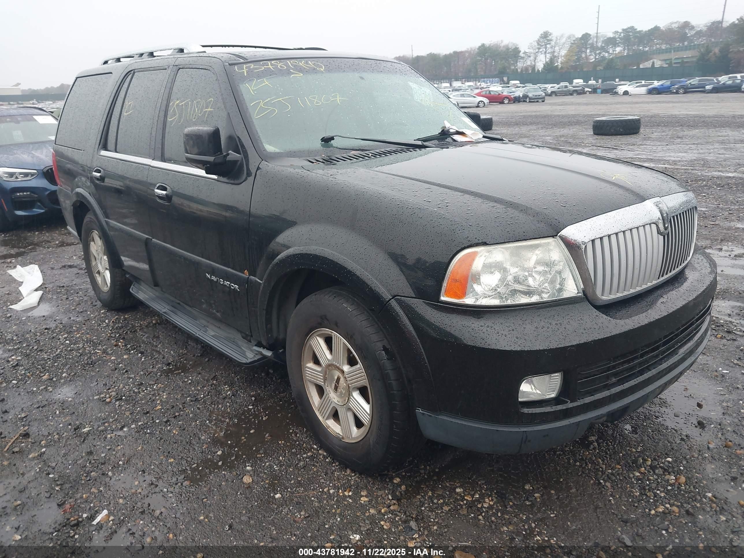2005 Lincoln Navigator   Black vin: 5LMFU285X5LJ20378