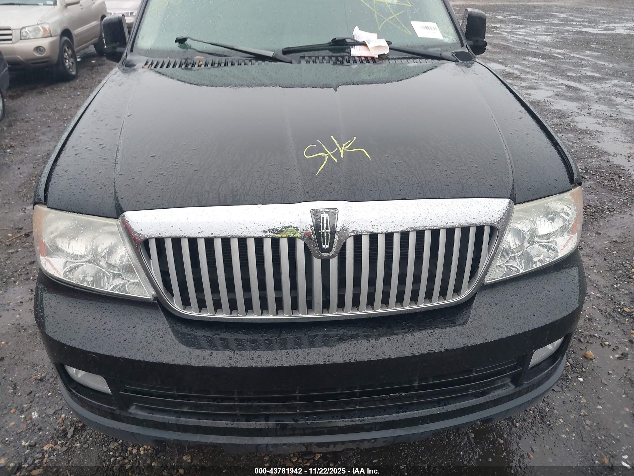 2005 Lincoln Navigator   Black vin: 5LMFU285X5LJ20378
