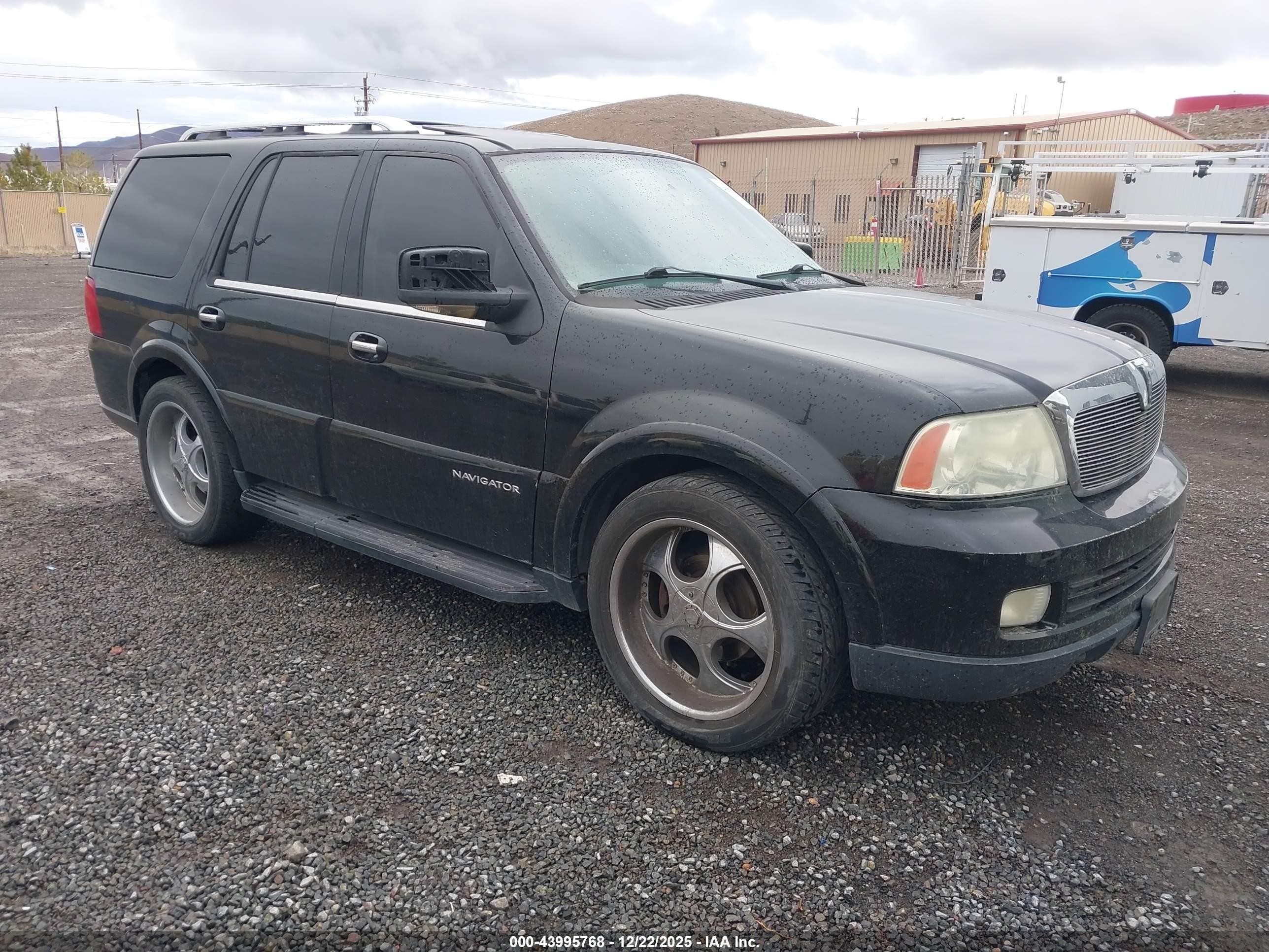 2005 Lincoln Navigator   Black vin: 5LMFU285X5LJ21658