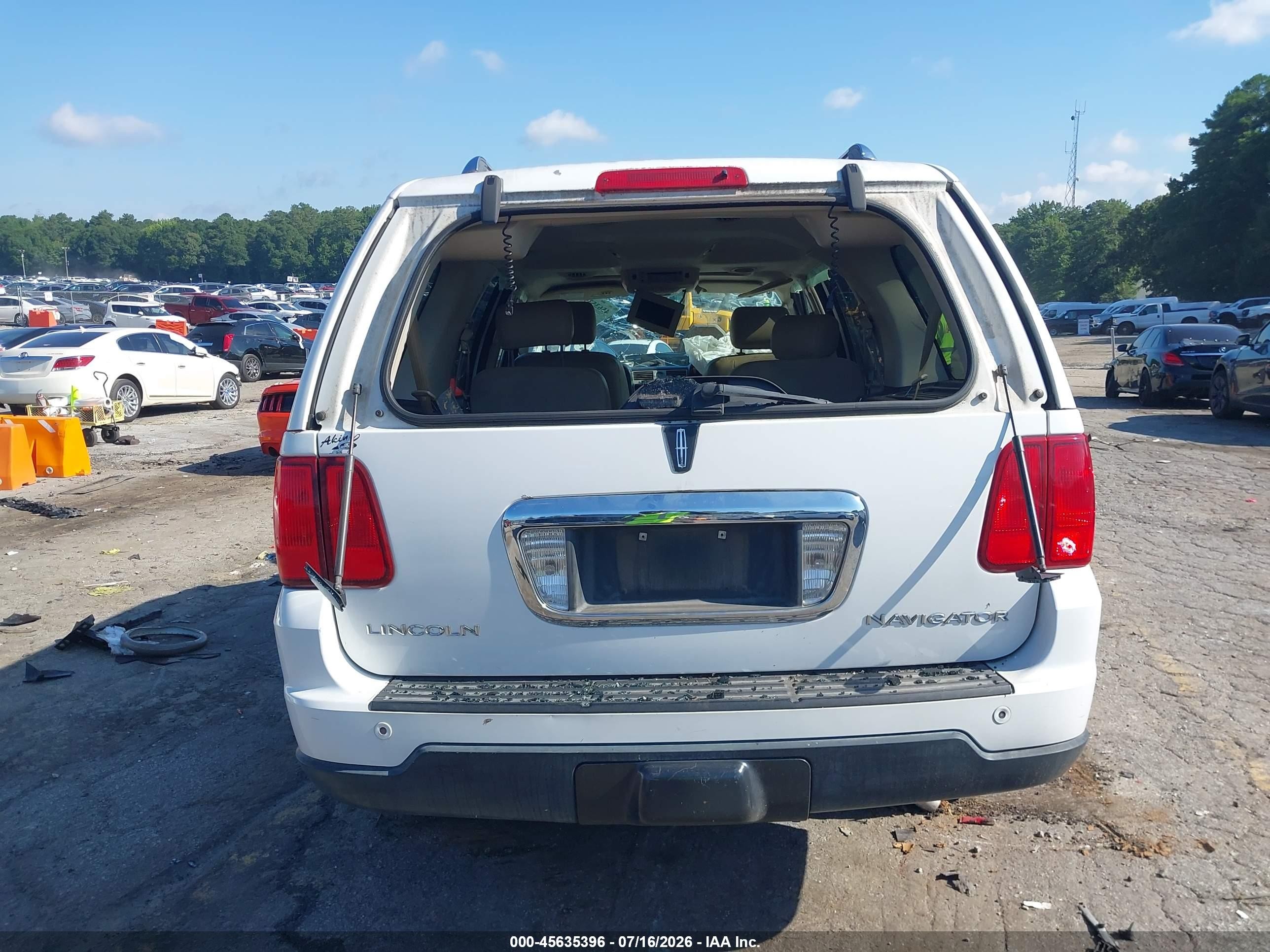 2006 Lincoln Navigator Luxury/ultimate White vin: 5LMFU285X6LJ30121