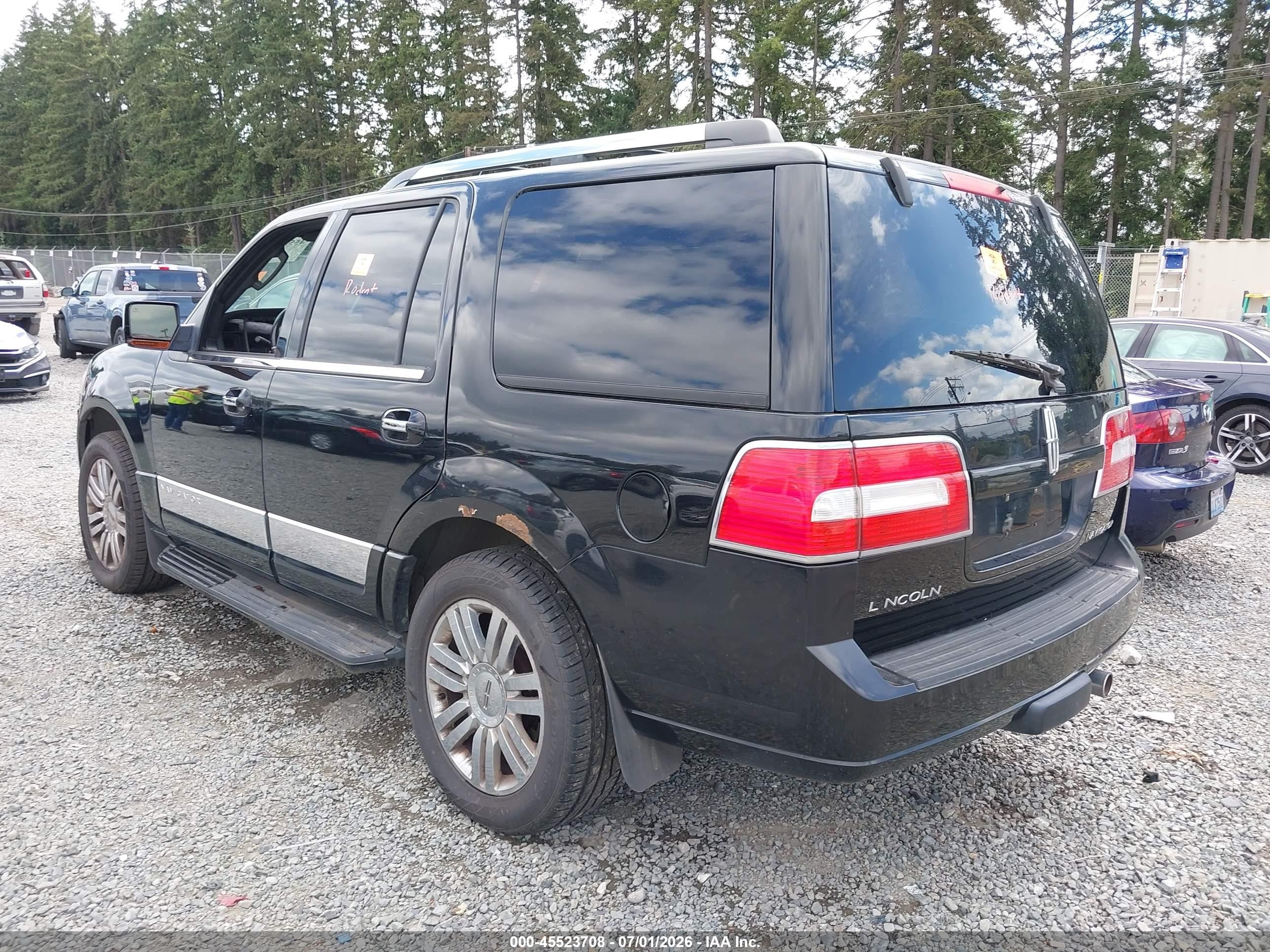 2007 Lincoln Navigator Ultimate Black vin: 5LMFU285X7LJ02644