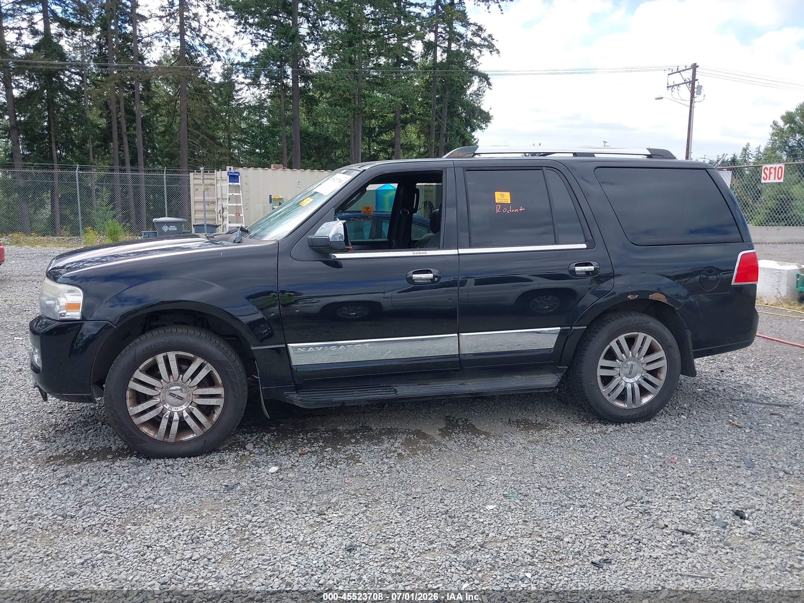 2007 Lincoln Navigator Ultimate Black vin: 5LMFU285X7LJ02644