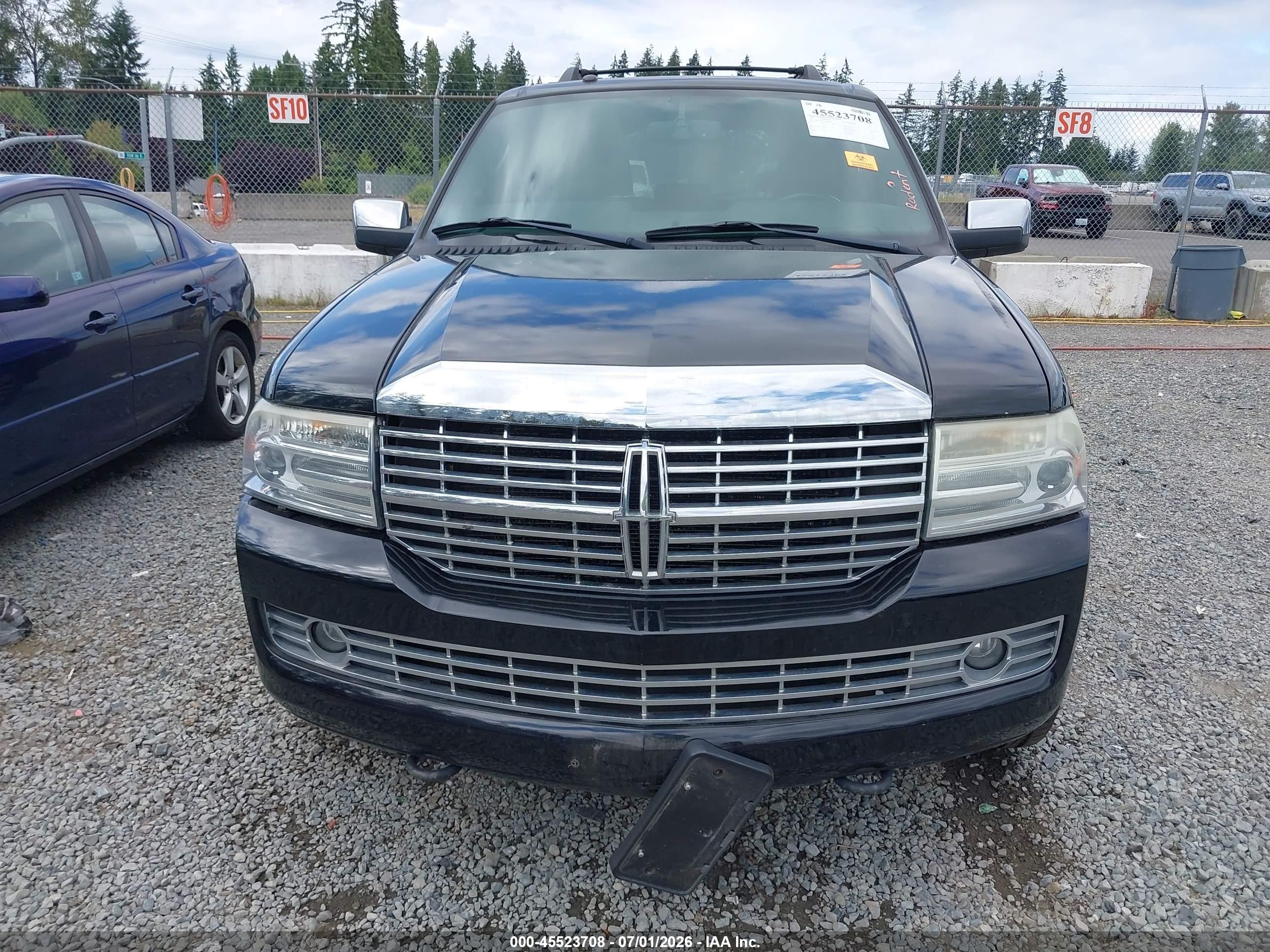 2007 Lincoln Navigator Ultimate Black vin: 5LMFU285X7LJ02644