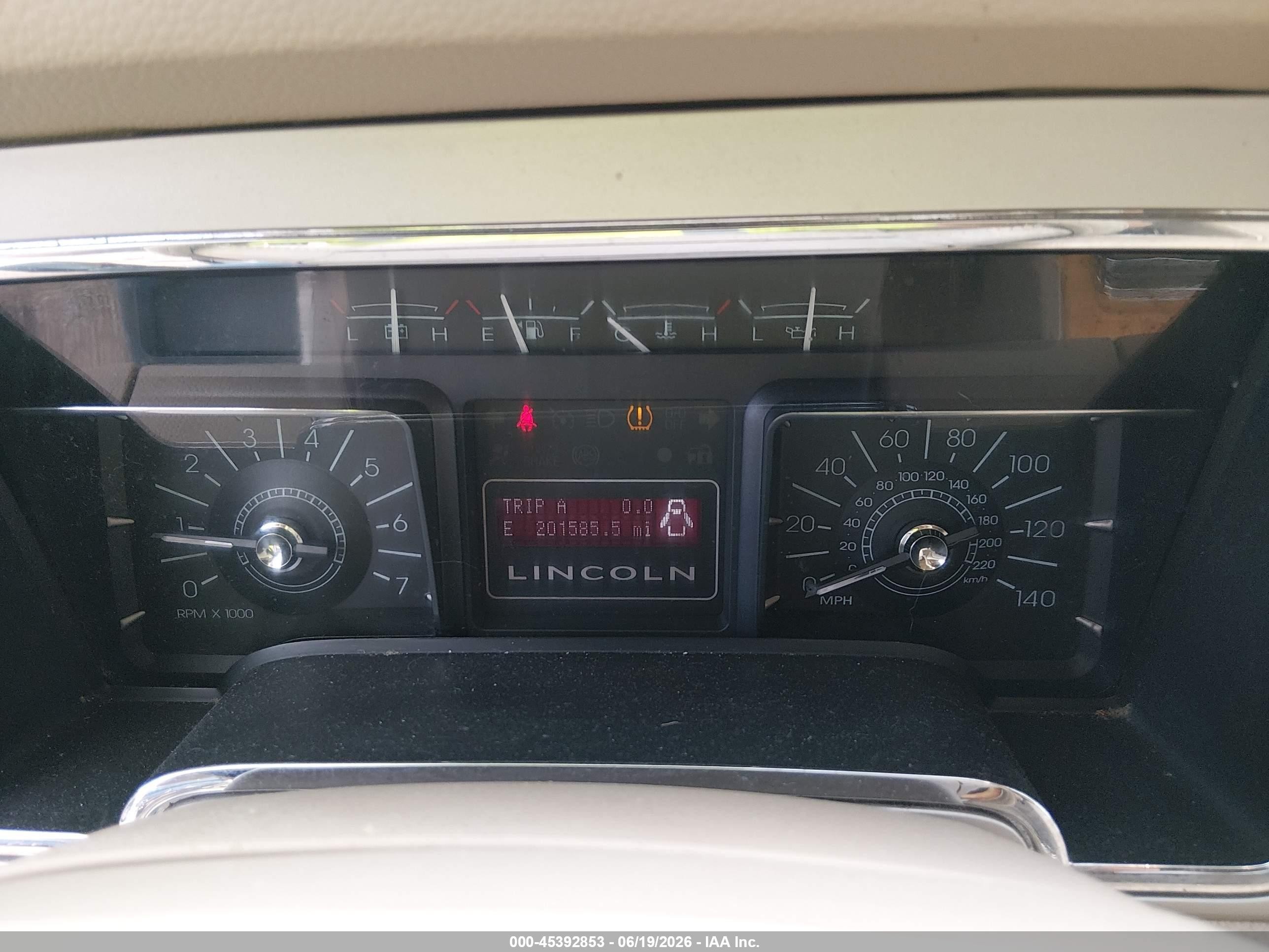 2007 Lincoln Navigator   White vin: 5LMFU285X7LJ19931