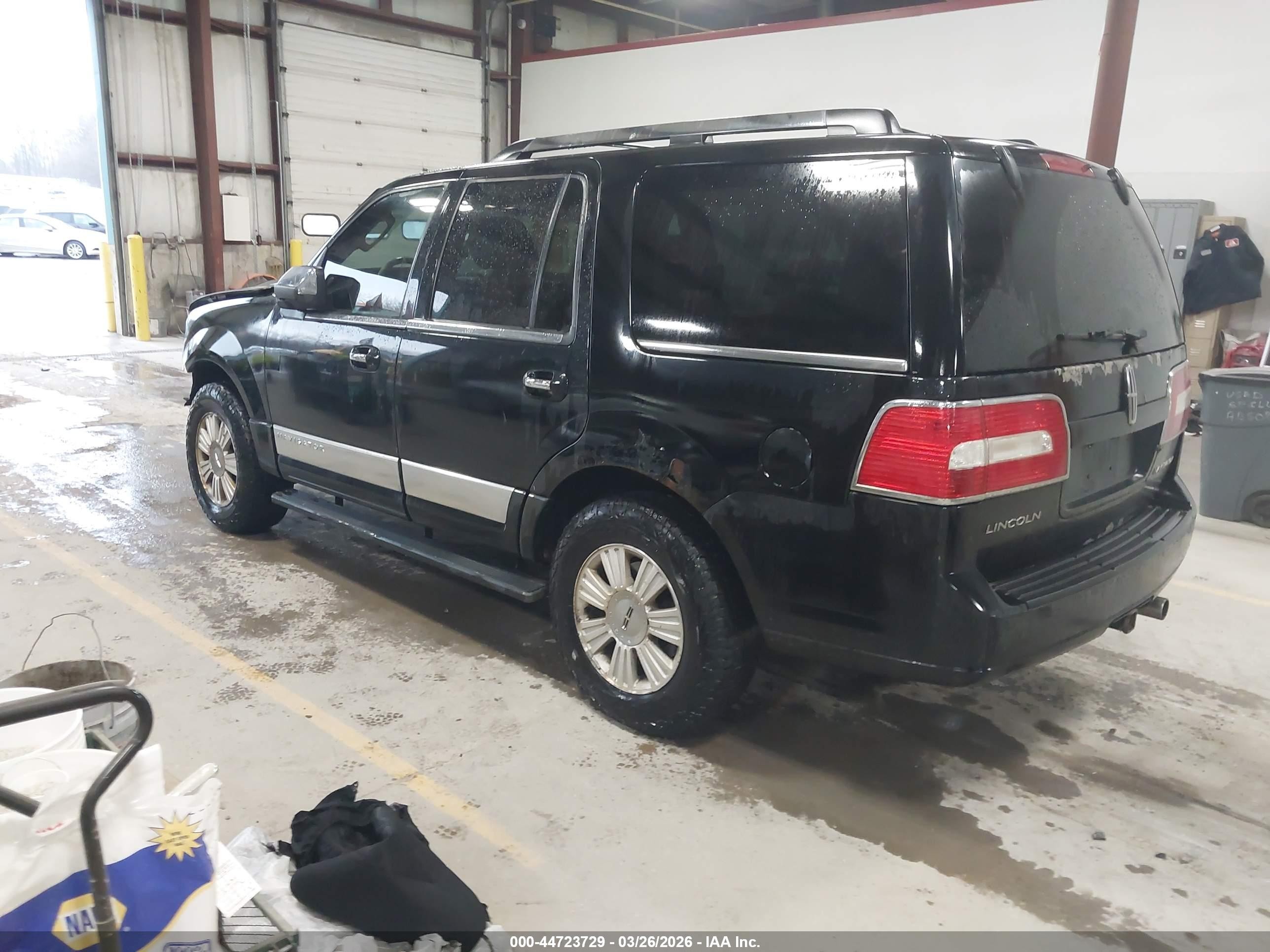 2008 Lincoln Navigator   Black vin: 5LMFU285X8LJ22412