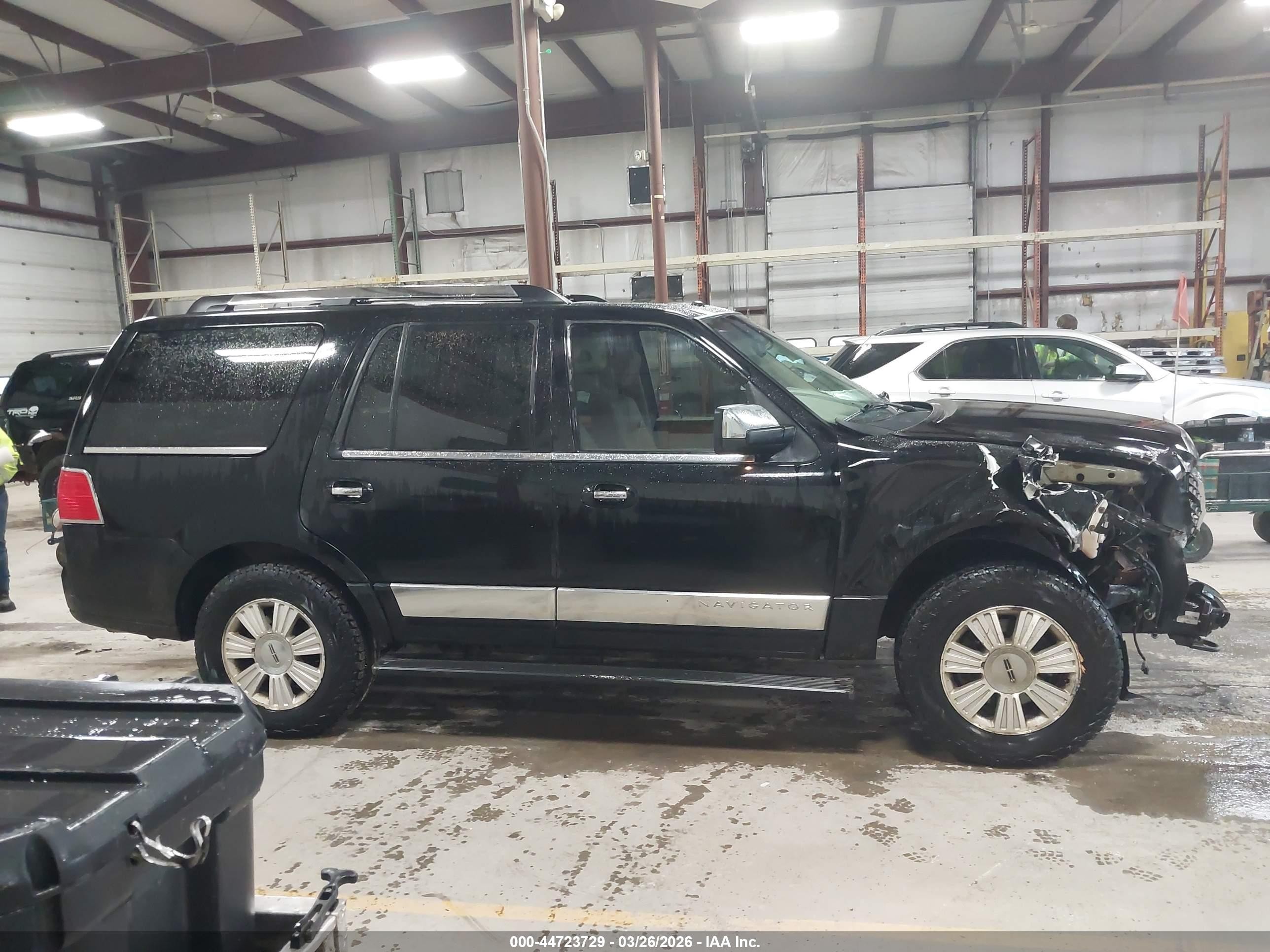 2008 Lincoln Navigator   Black vin: 5LMFU285X8LJ22412