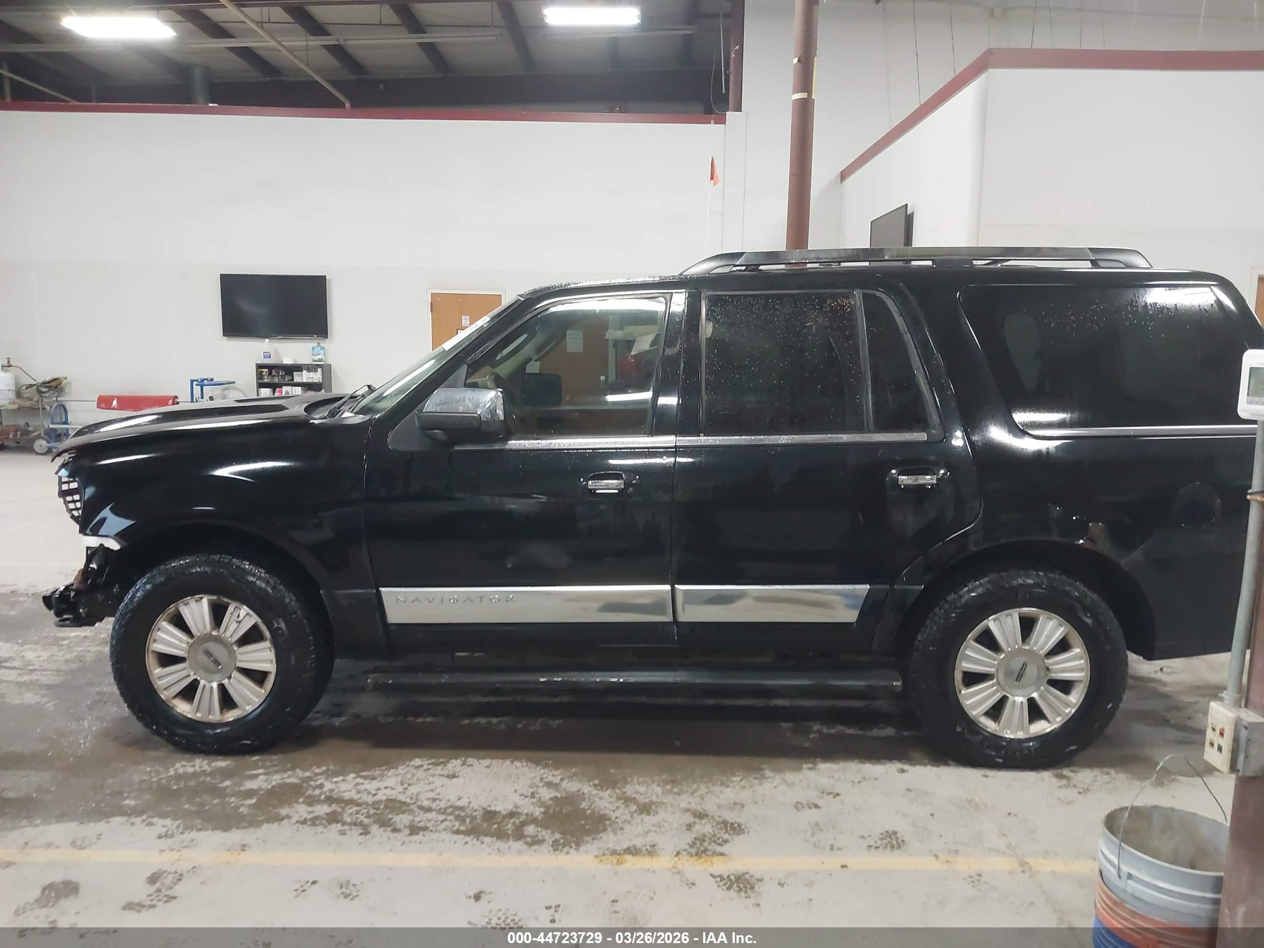 2008 Lincoln Navigator   Black vin: 5LMFU285X8LJ22412
