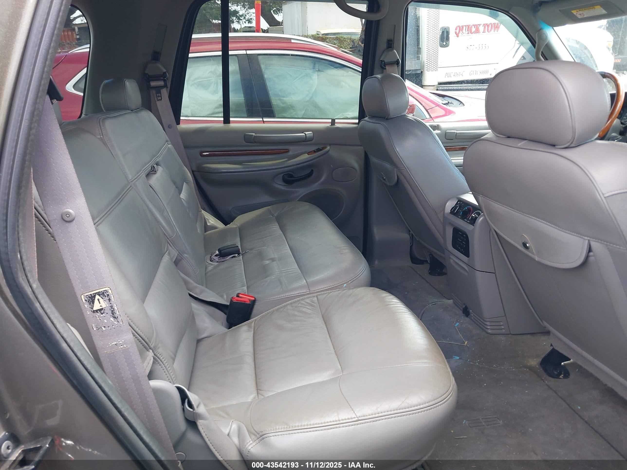 2001 Lincoln Navigator   Tan vin: 5LMFU28A41LJ06337