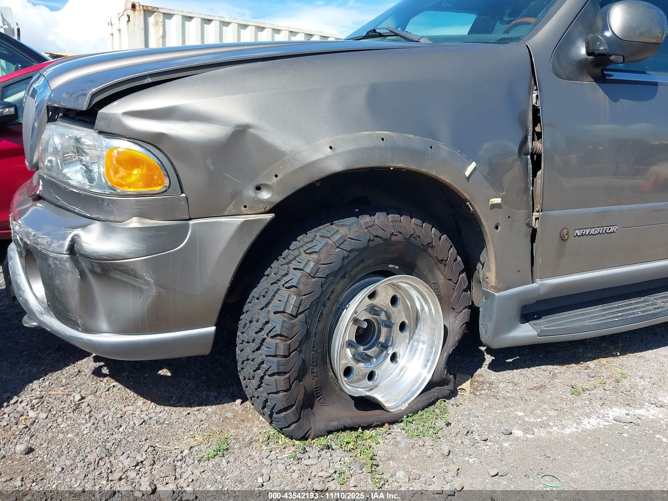 2001 Lincoln Navigator   Tan vin: 5LMFU28A41LJ06337