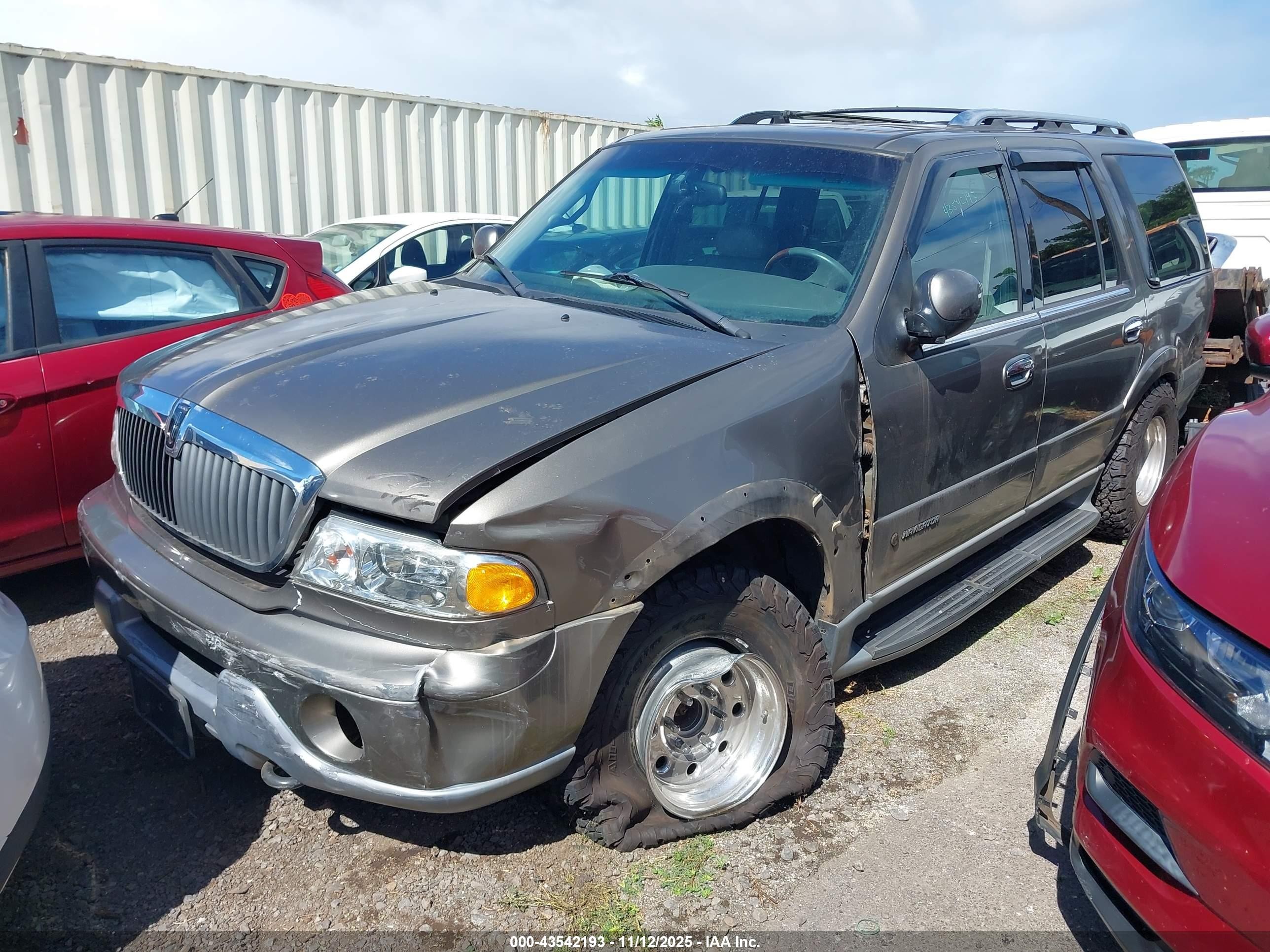 2001 Lincoln Navigator   Tan vin: 5LMFU28A41LJ06337