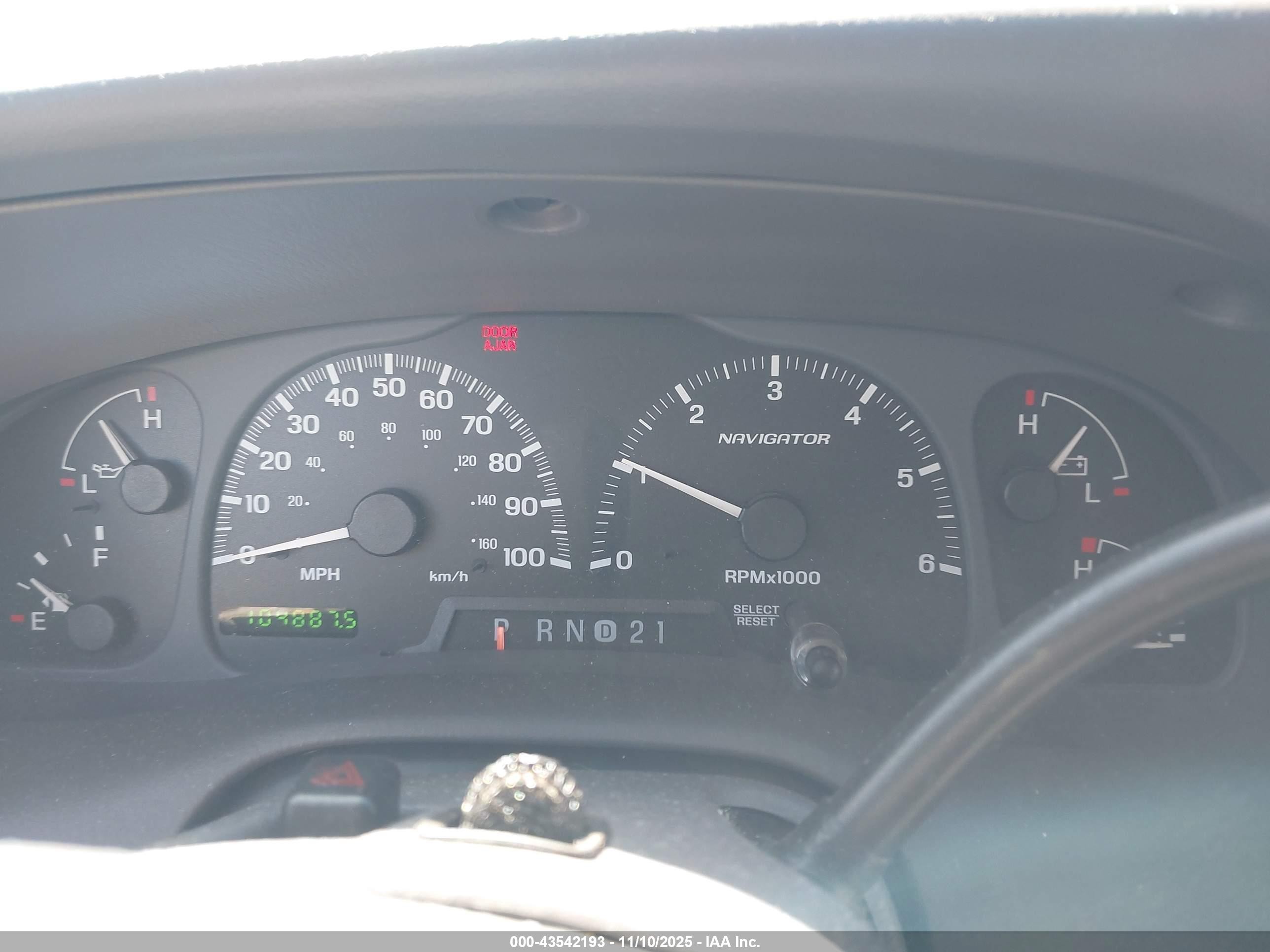 2001 Lincoln Navigator   Tan vin: 5LMFU28A41LJ06337