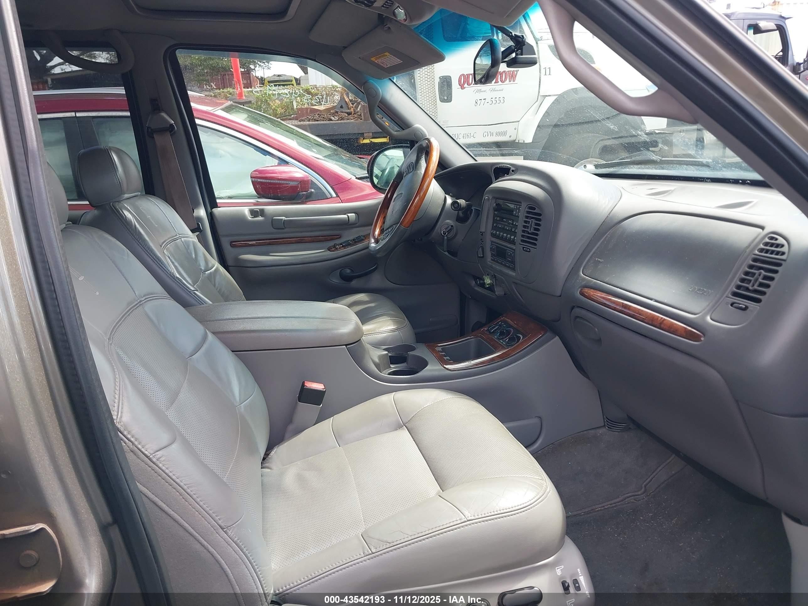 2001 Lincoln Navigator   Tan vin: 5LMFU28A41LJ06337