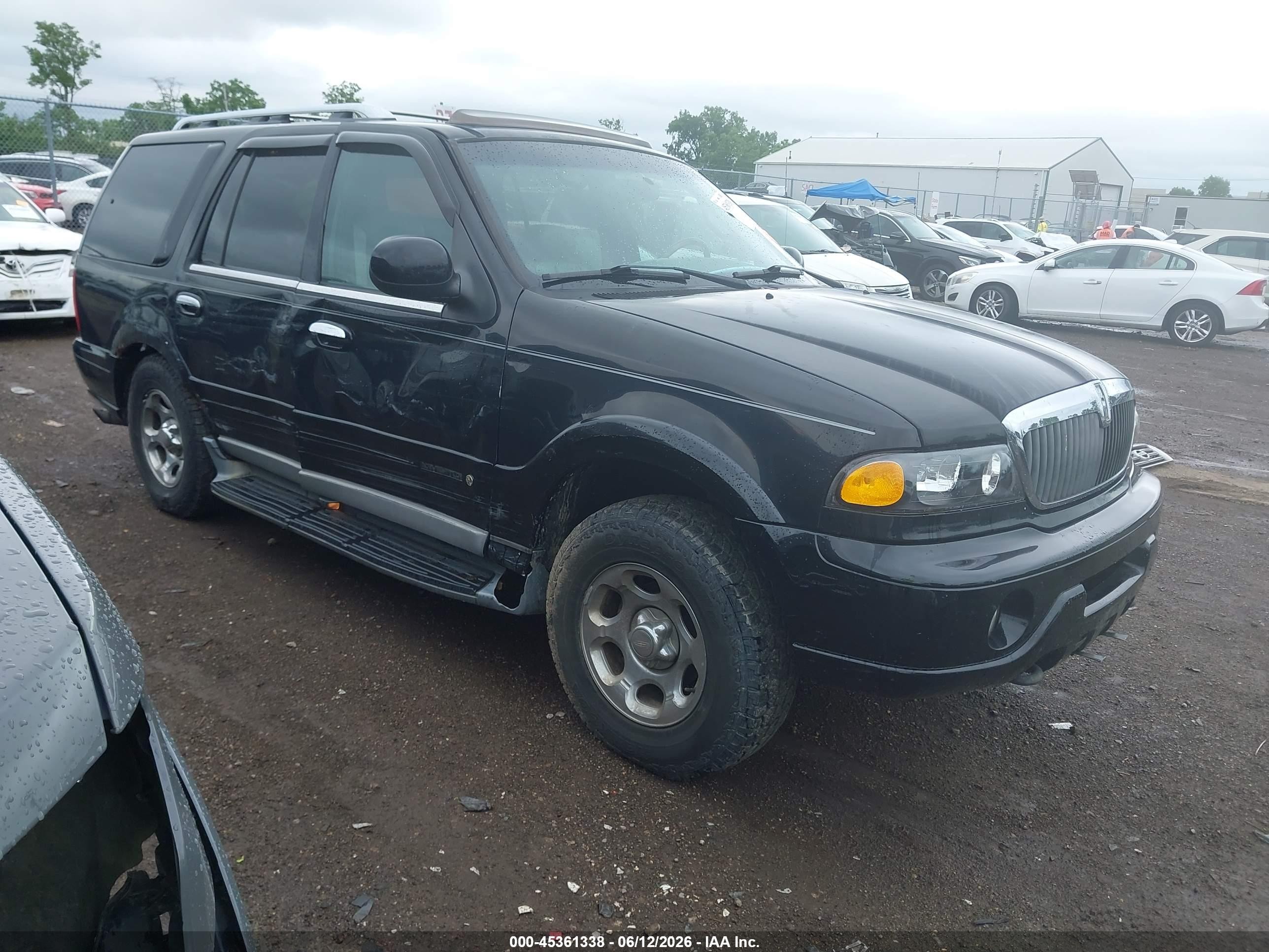 2001 Lincoln Navigator   Black vin: 5LMFU28A51LJ03480