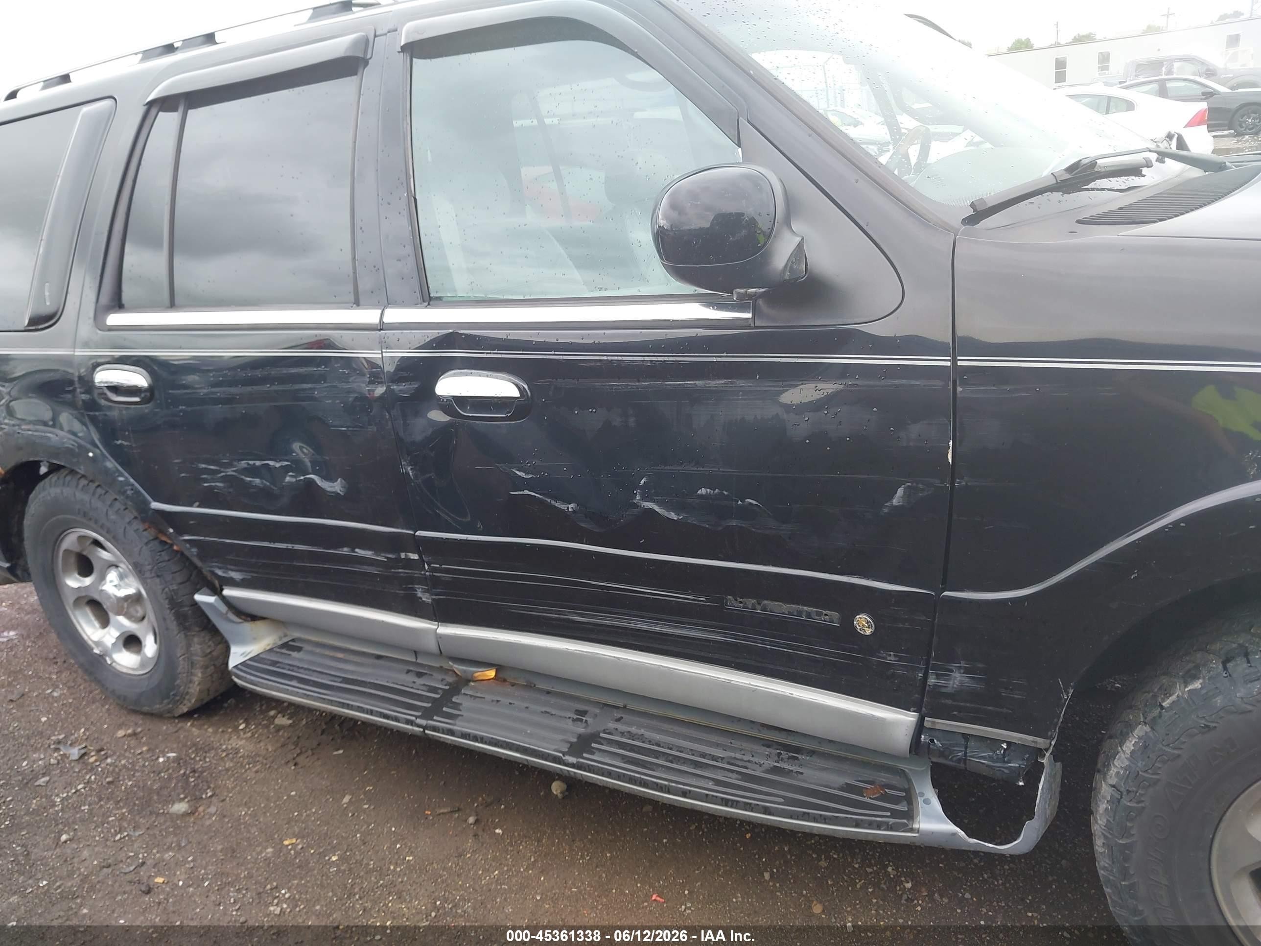 2001 Lincoln Navigator   Black vin: 5LMFU28A51LJ03480