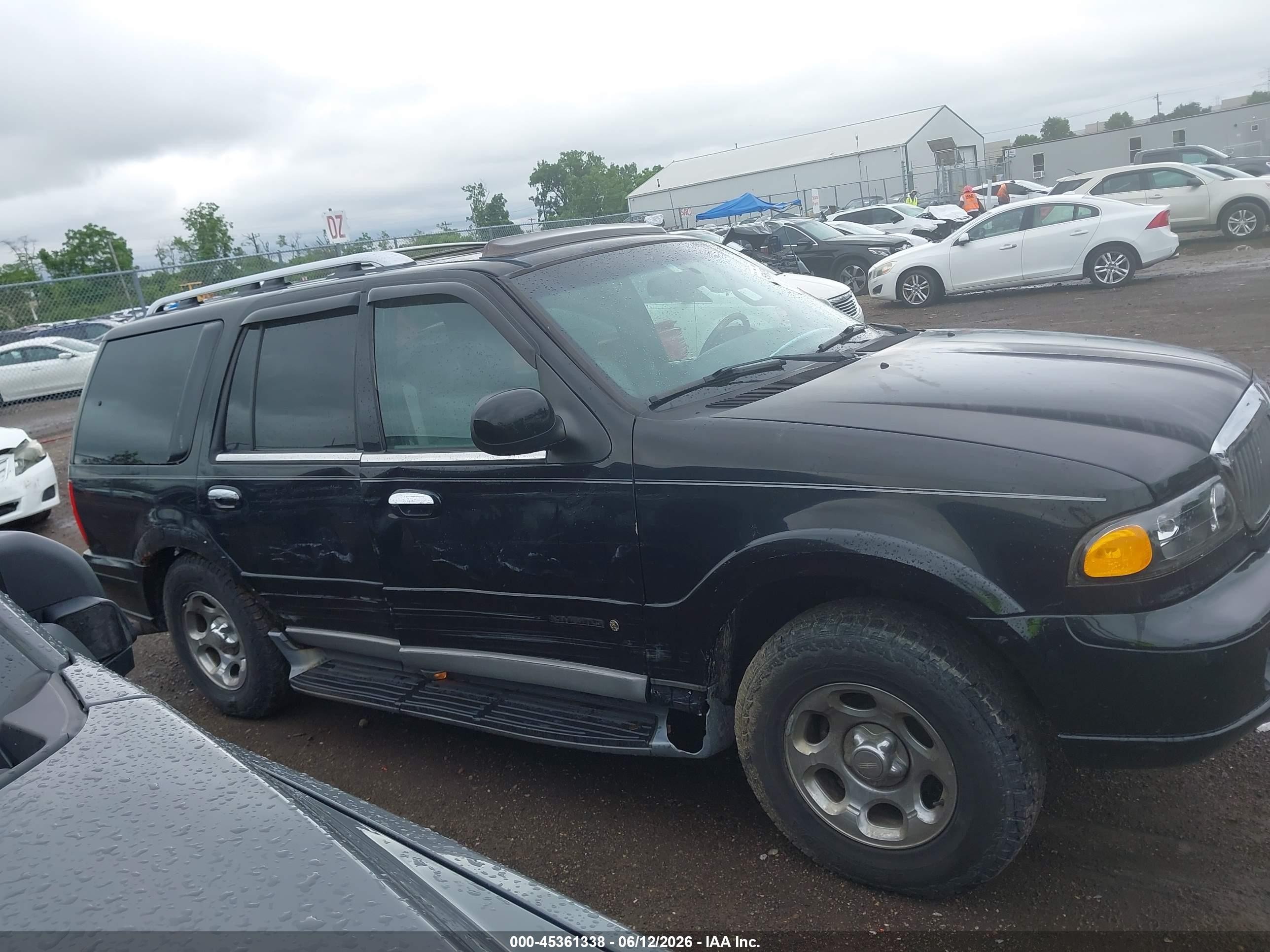 2001 Lincoln Navigator   Black vin: 5LMFU28A51LJ03480