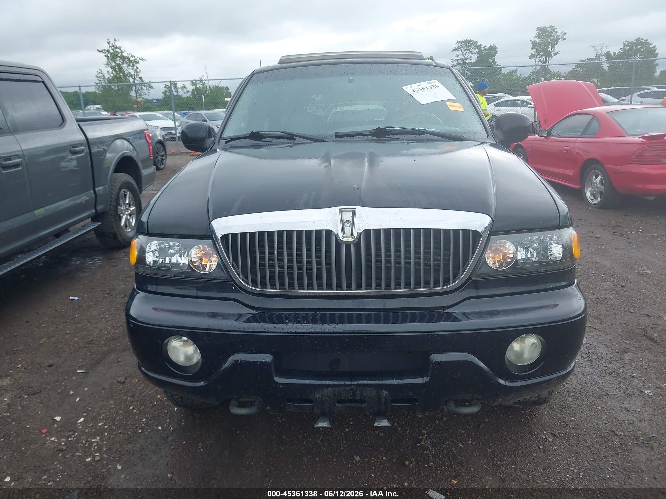 2001 Lincoln Navigator   Black vin: 5LMFU28A51LJ03480