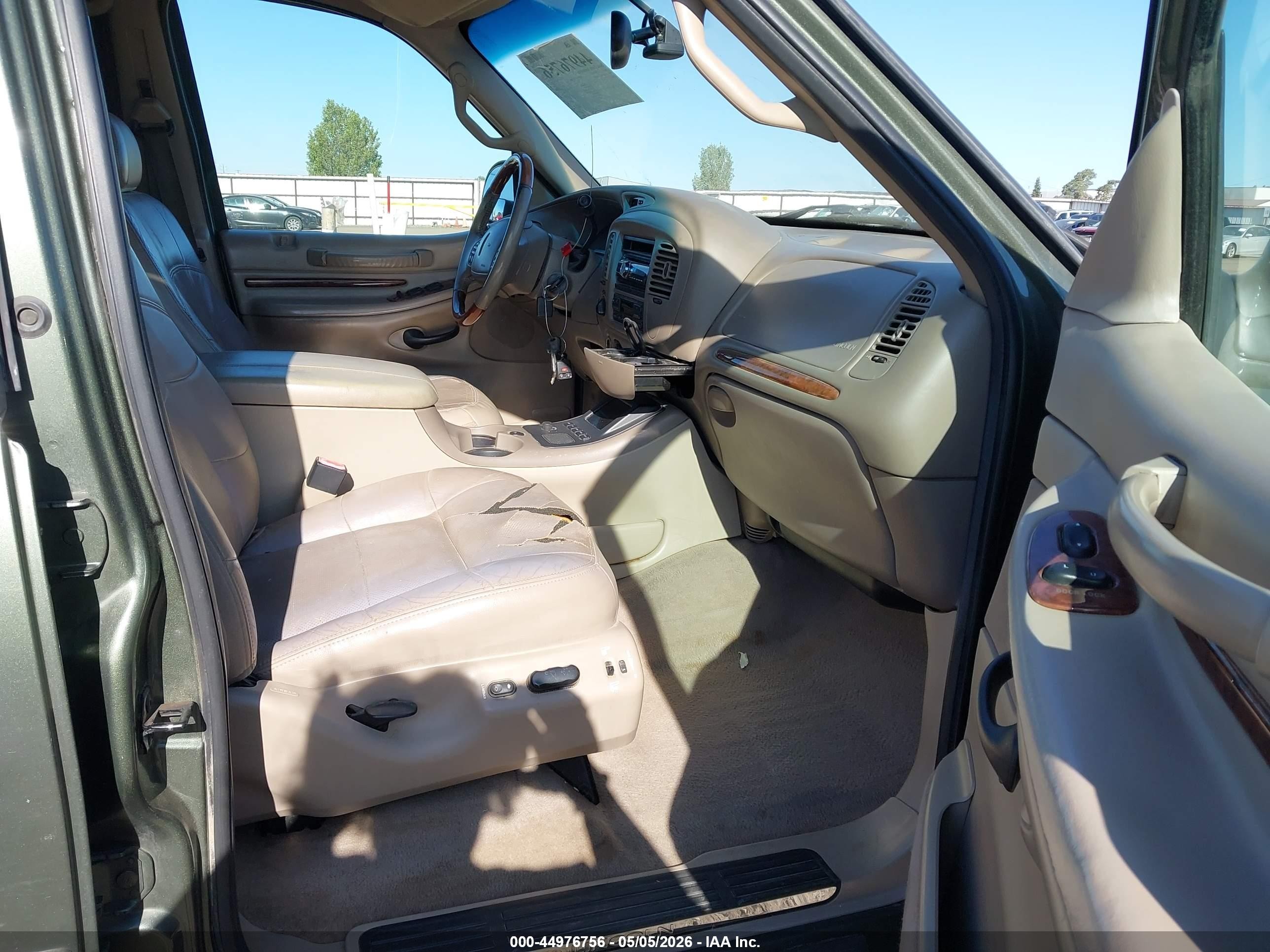 2001 Lincoln Navigator   Green vin: 5LMFU28A71LJ04341